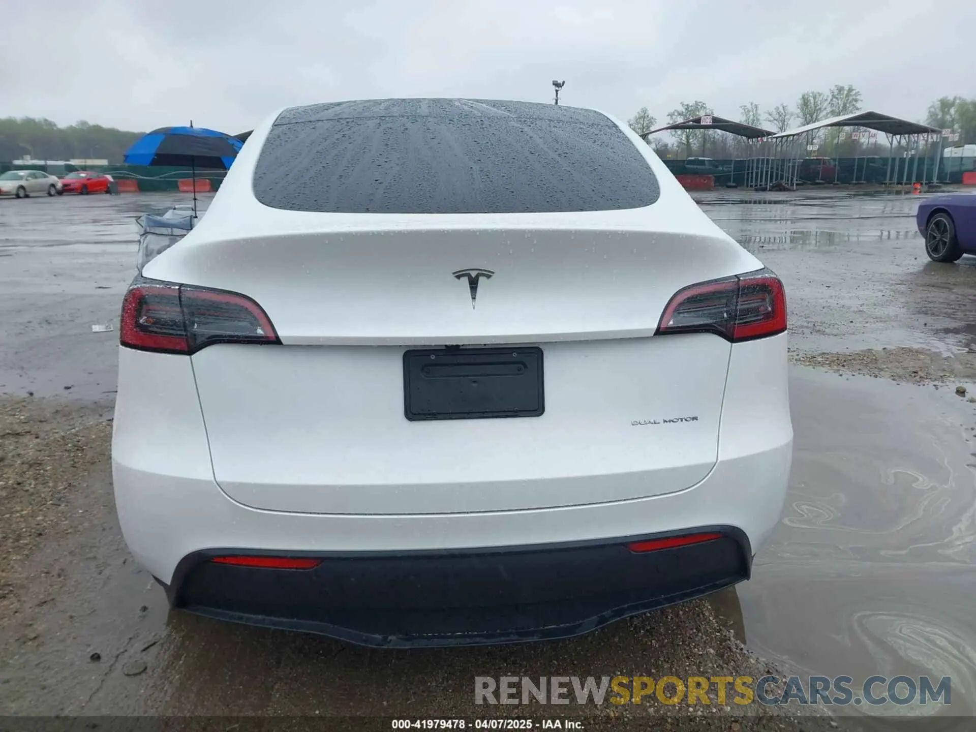 16 fotografías del automóvil dañado 7SAYGDEE5SA355888 TESLA MODEL Y 2025