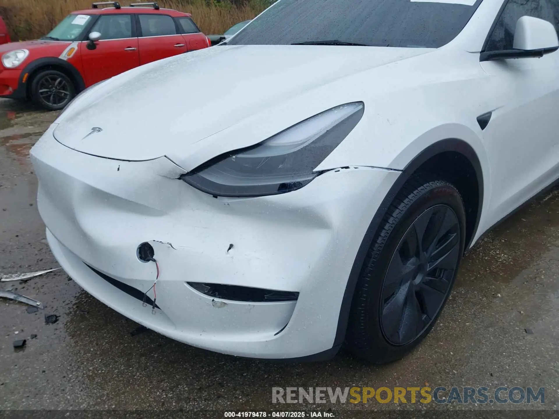 6 fotografías del automóvil dañado 7SAYGDEE5SA355888 TESLA MODEL Y 2025