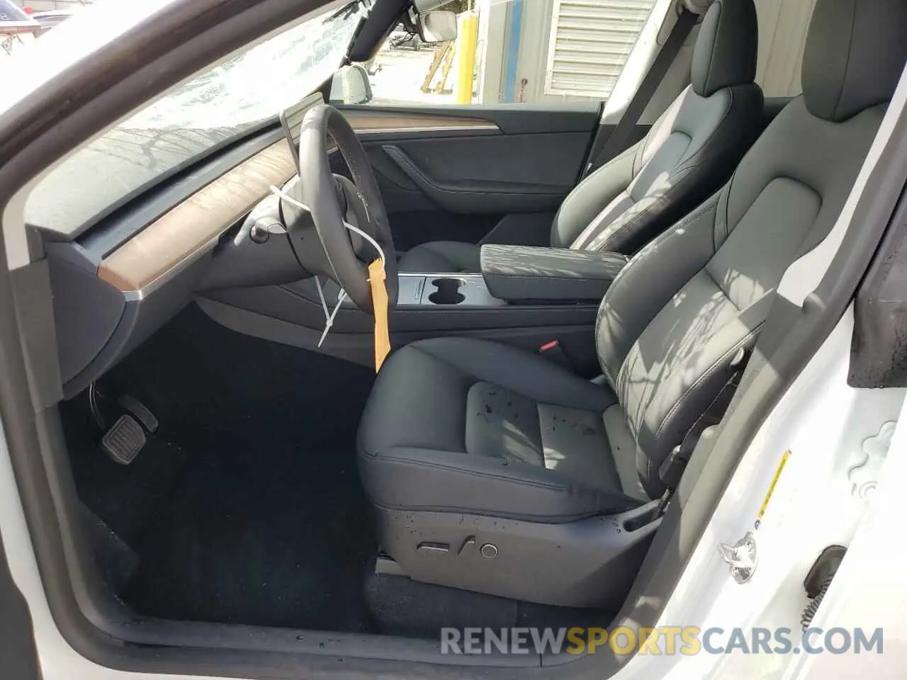 7 fotografías del automóvil dañado 7SAYGDEE6SA340655 TESLA MODEL Y 2025