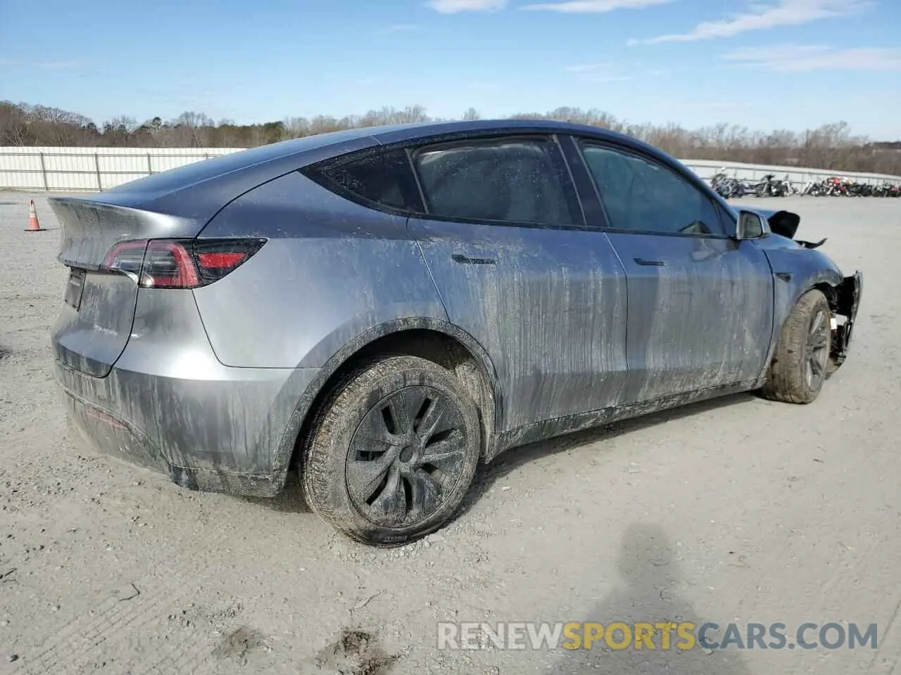 3 fotografías del automóvil dañado 7SAYGDEE7SA345606 TESLA MODEL Y 2025