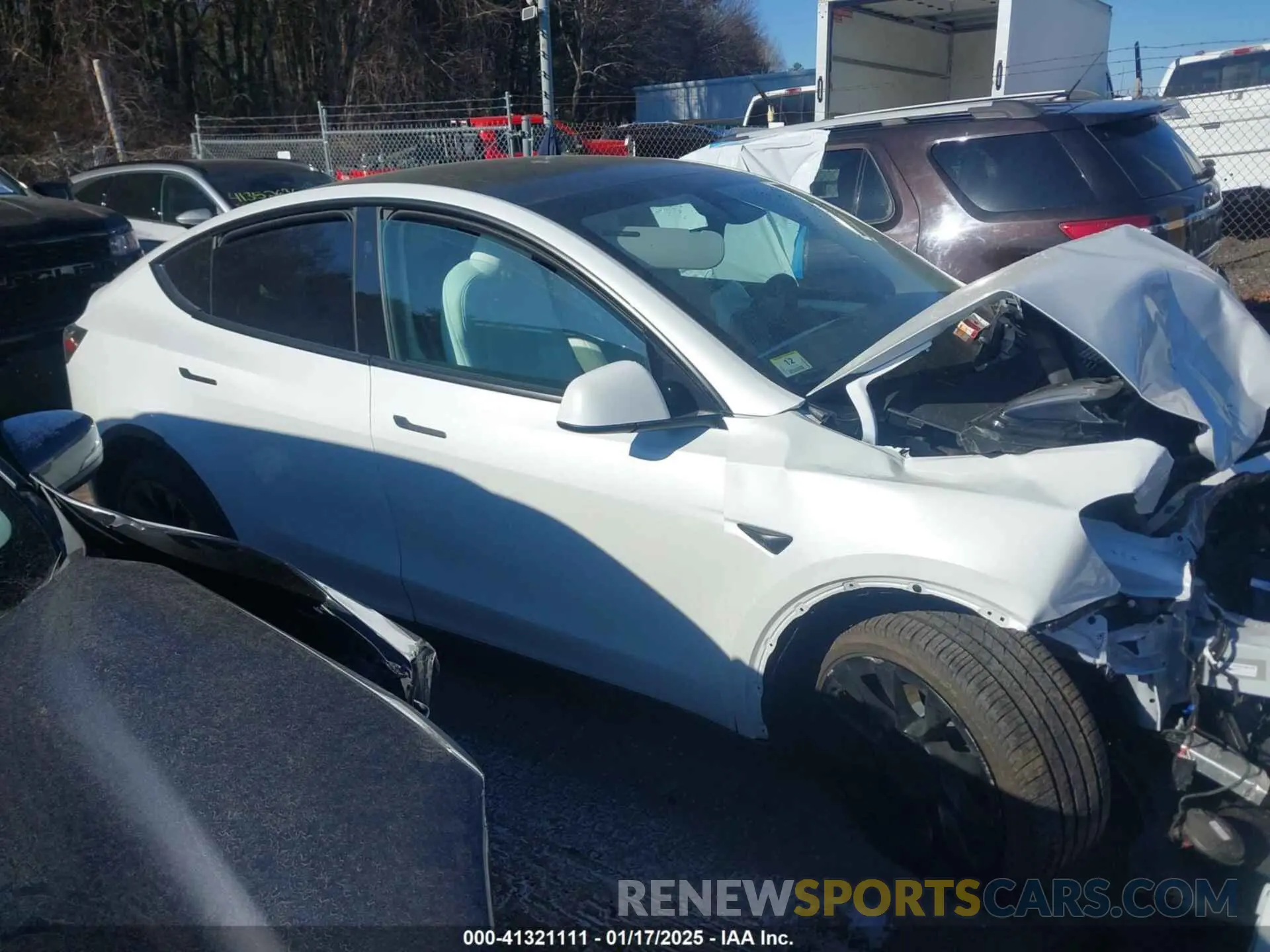 12 fotografías del automóvil dañado 7SAYGDEE8SA348210 TESLA MODEL Y 2025