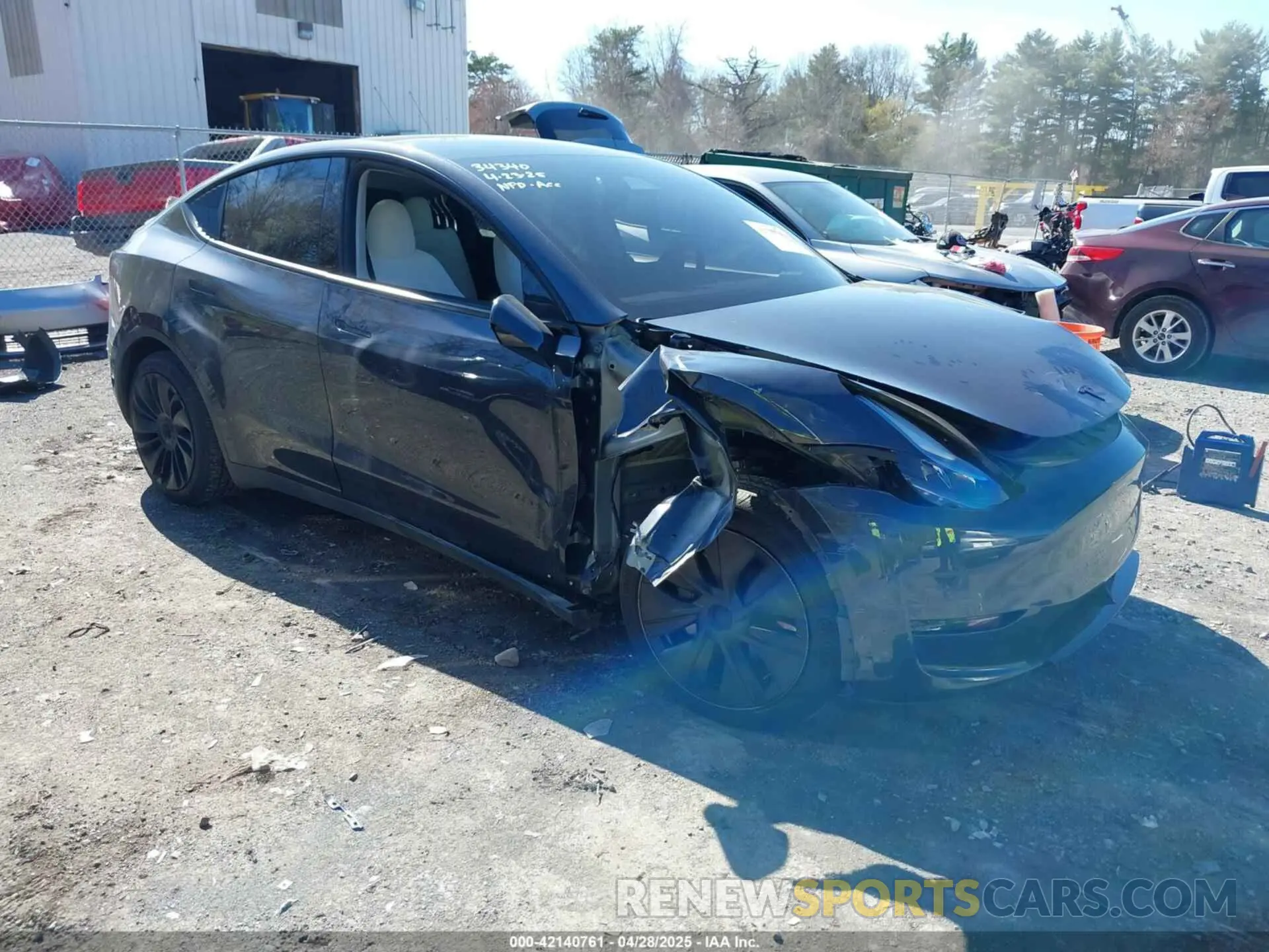 1 fotografías del automóvil dañado 7SAYGDEE8SF244254 TESLA MODEL Y 2025