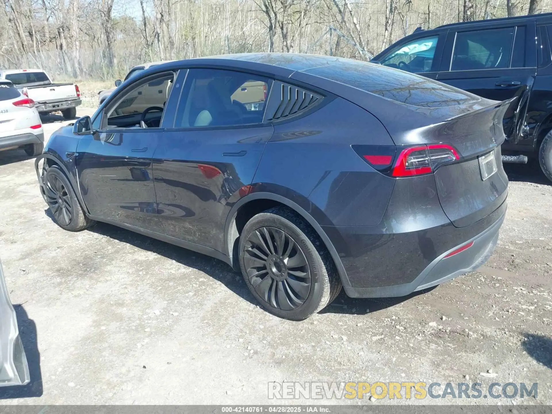3 fotografías del automóvil dañado 7SAYGDEE8SF244254 TESLA MODEL Y 2025