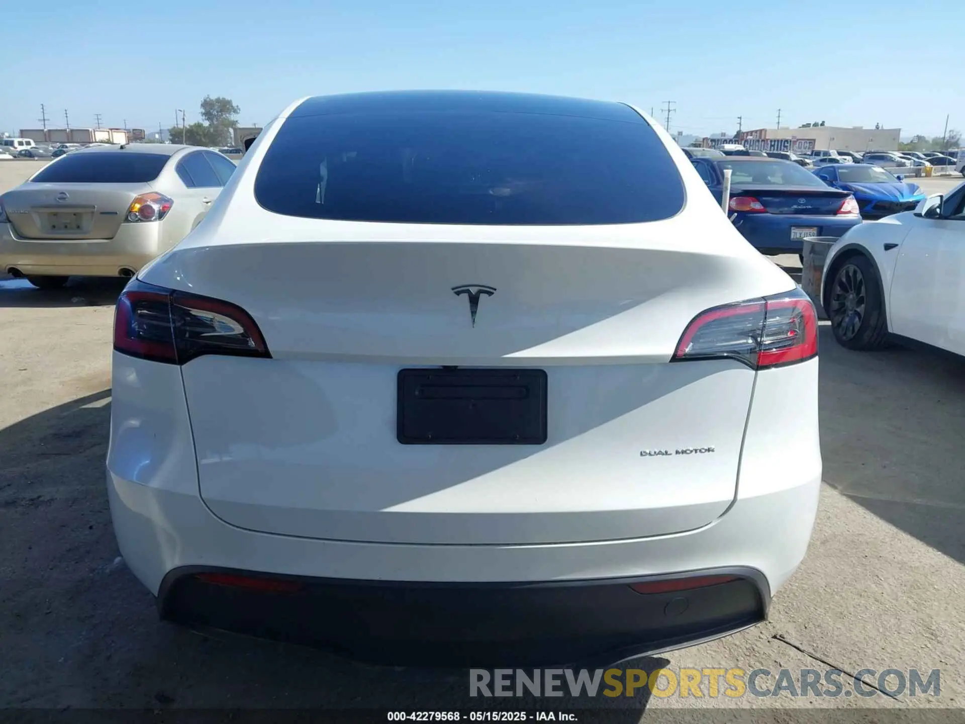 17 fotografías del automóvil dañado 7SAYGDEE8SF256856 TESLA MODEL Y 2025
