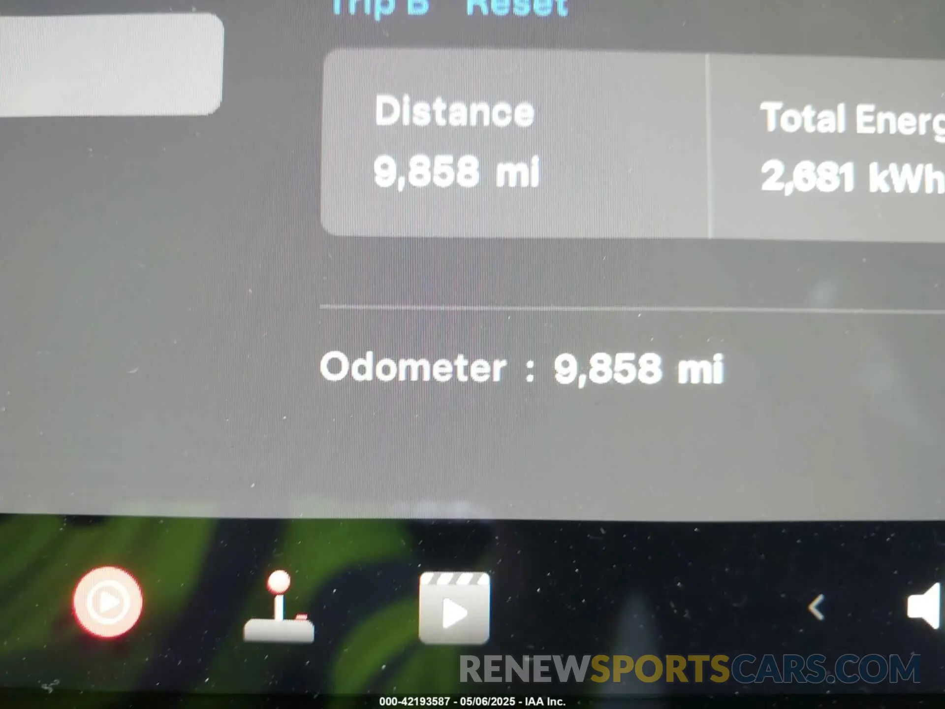 15 fotografías del automóvil dañado 7SAYGDEE9SA367039 TESLA MODEL Y 2025