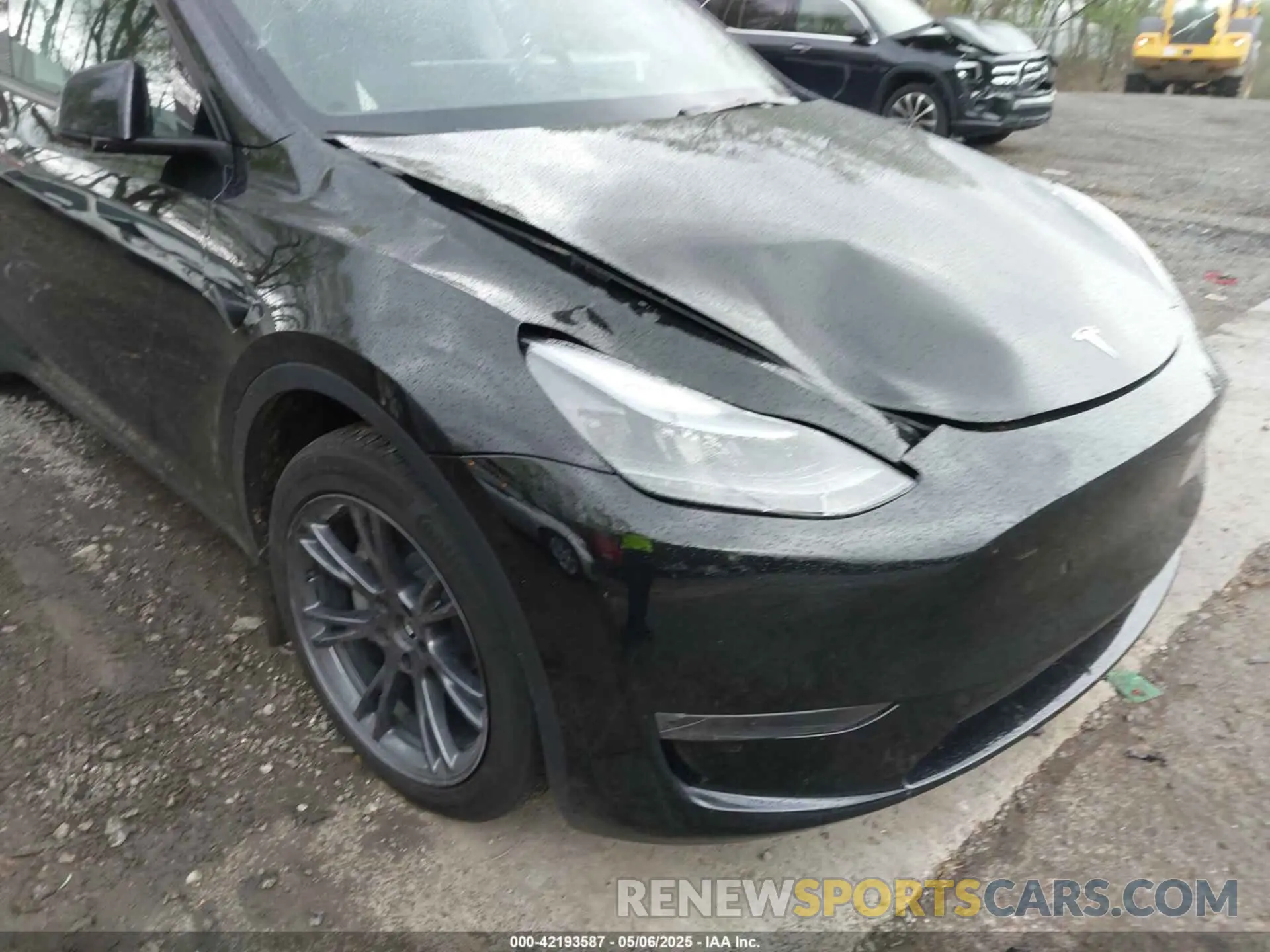 6 fotografías del automóvil dañado 7SAYGDEE9SA367039 TESLA MODEL Y 2025