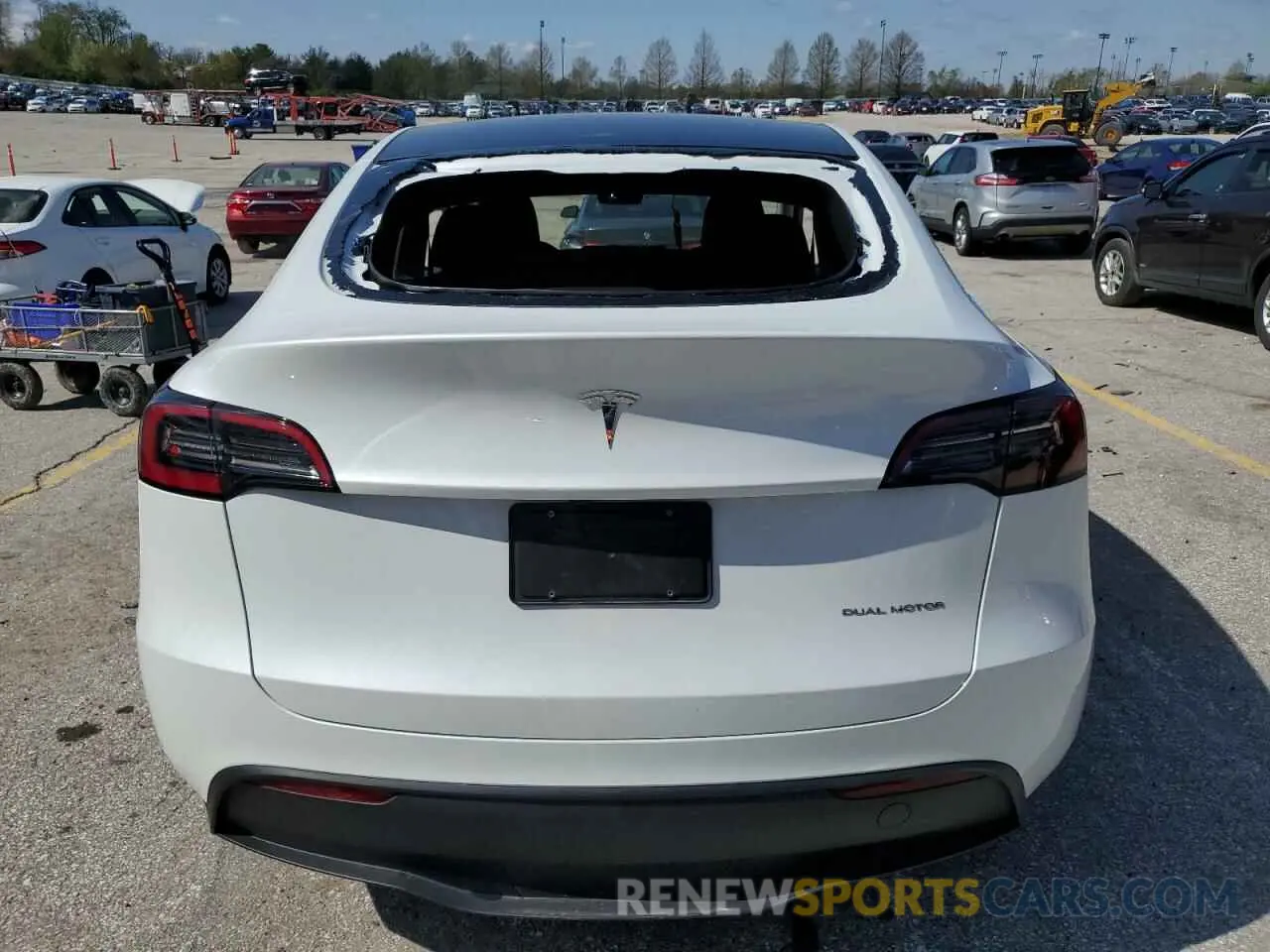 6 fotografías del automóvil dañado 7SAYGDEE9SF224403 TESLA MODEL Y 2025