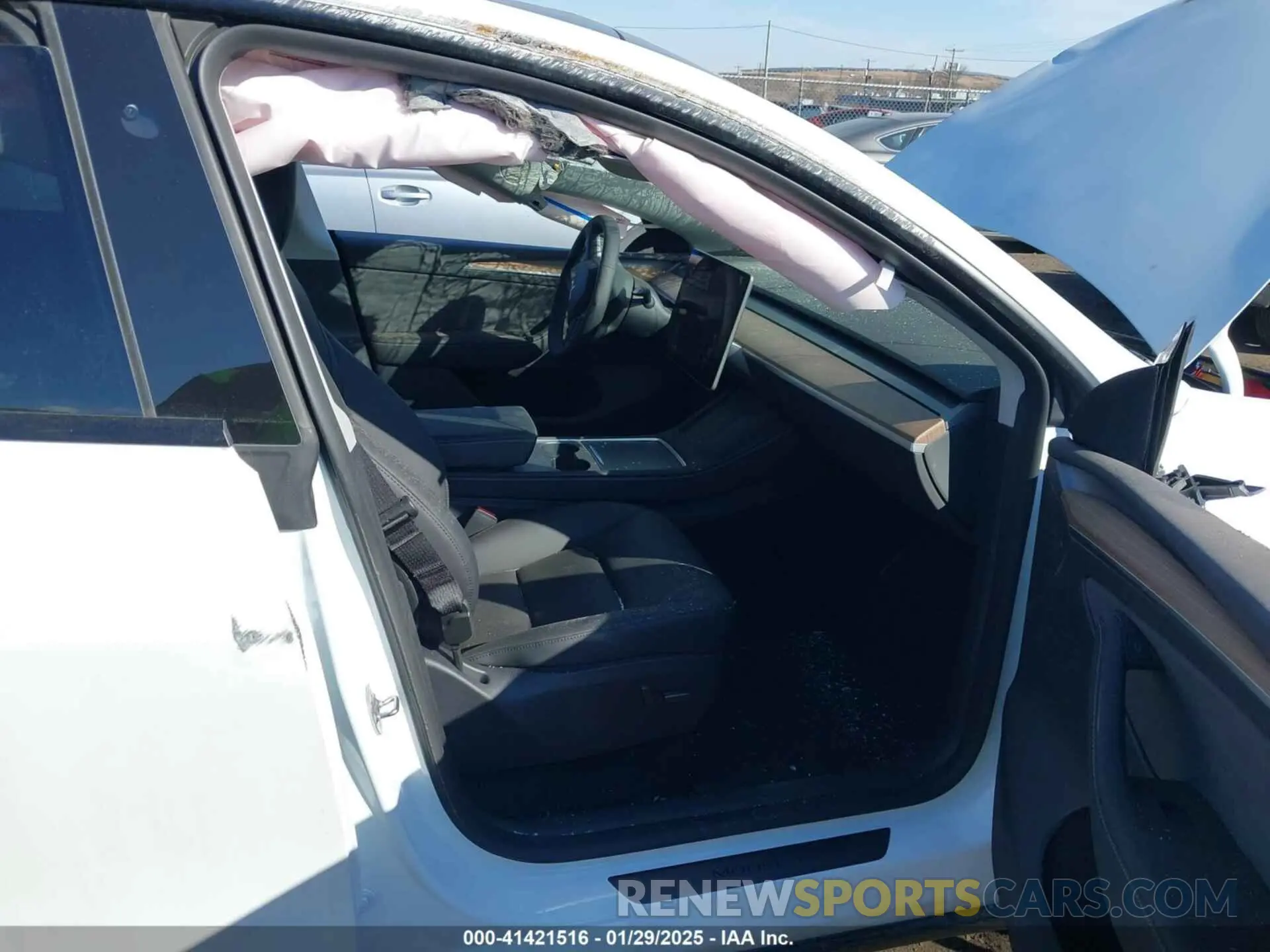5 fotografías del automóvil dañado 7SAYGDEE9SF248135 TESLA MODEL Y 2025