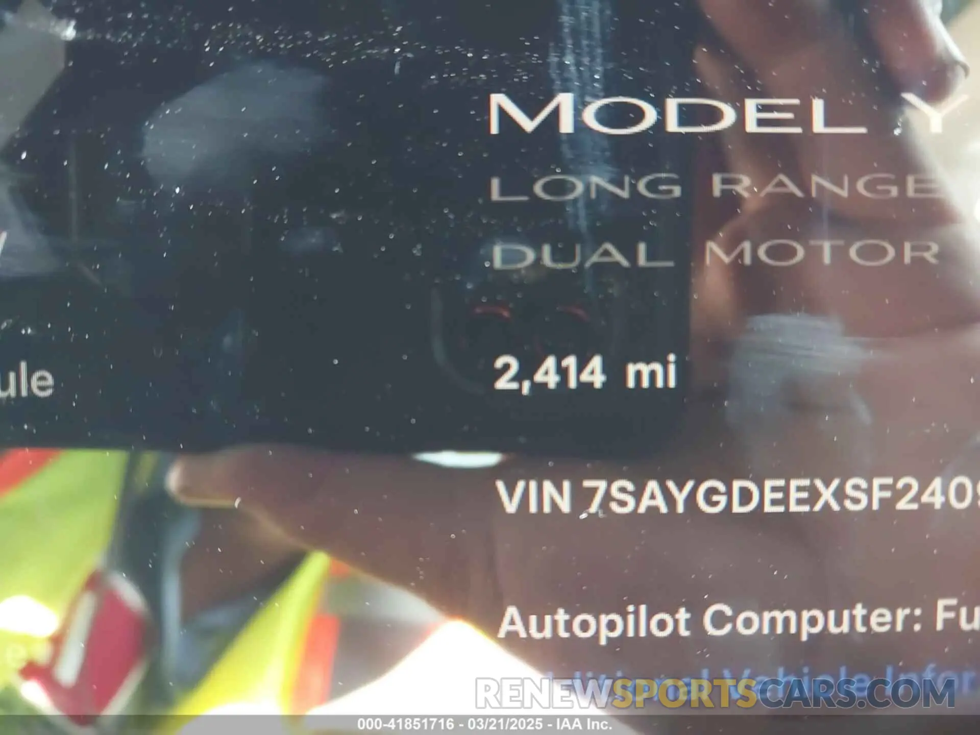 14 fotografías del automóvil dañado 7SAYGDEEXSF240903 TESLA MODEL Y 2025