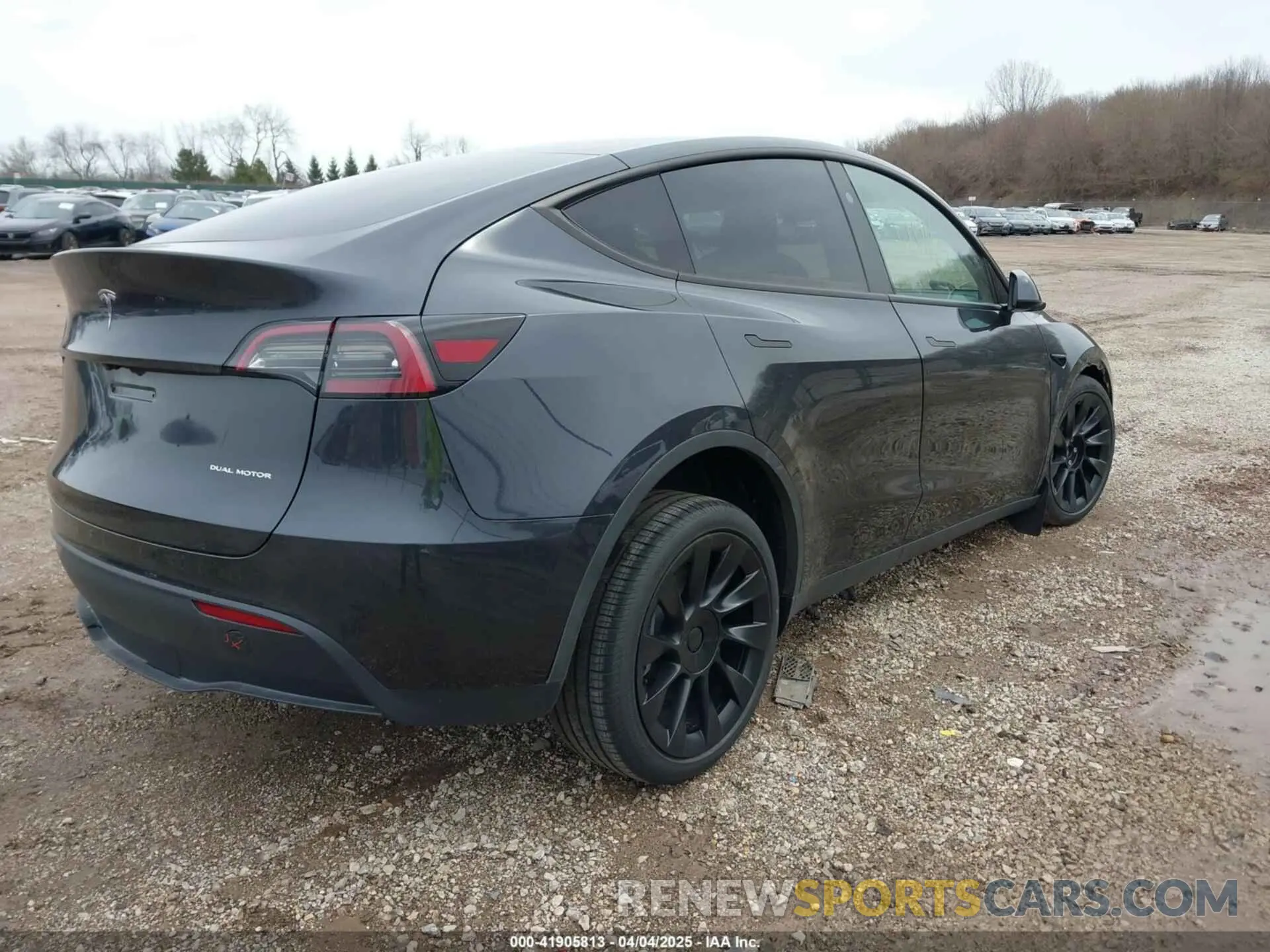 4 fotografías del automóvil dañado 7SAYGDEEXSF266143 TESLA MODEL Y 2025
