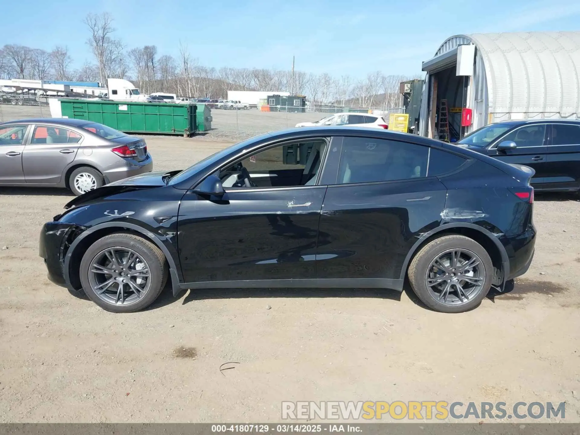 14 fotografías del automóvil dañado 7SAYGDEEXSF267888 TESLA MODEL Y 2025