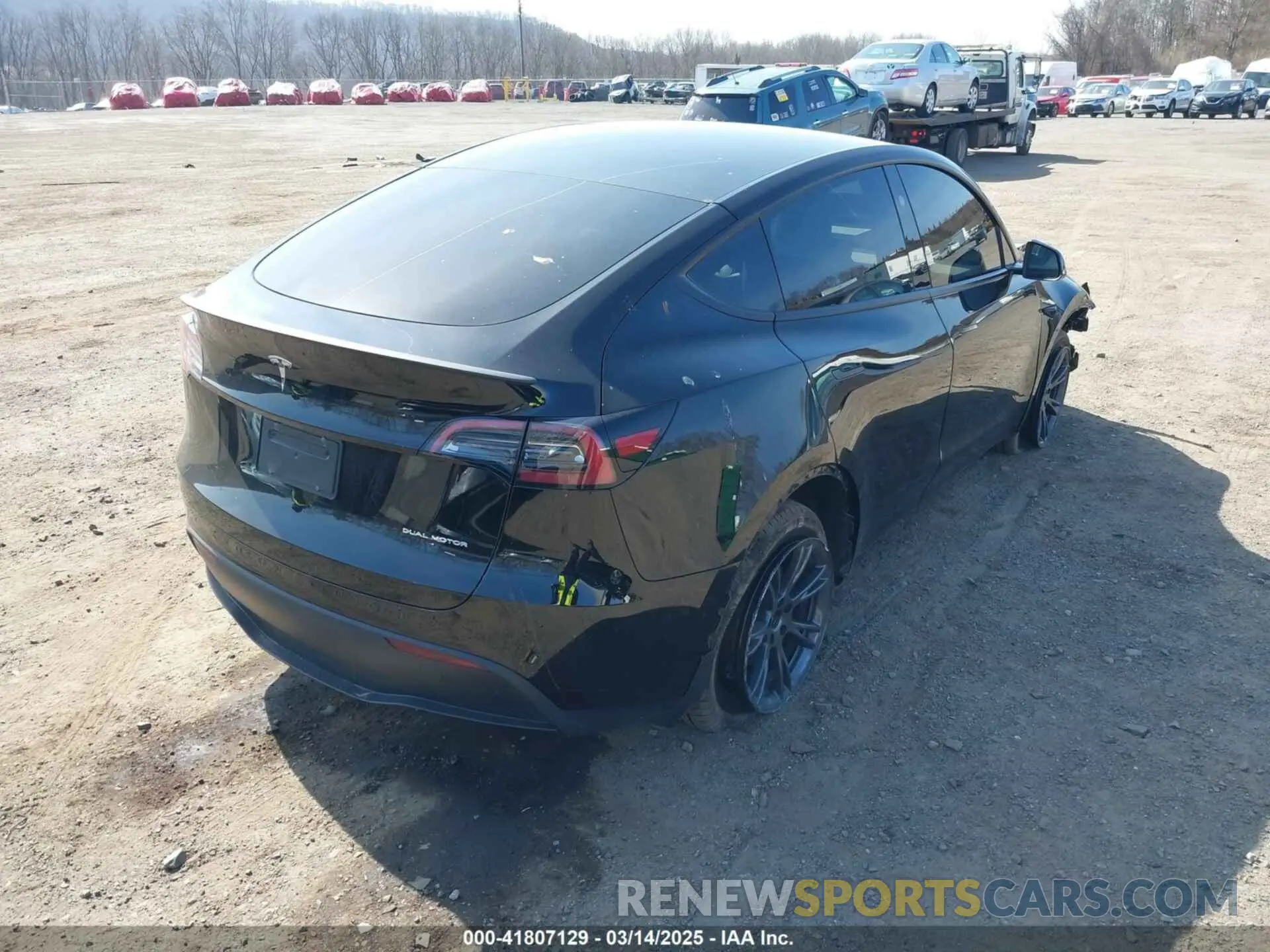 4 fotografías del automóvil dañado 7SAYGDEEXSF267888 TESLA MODEL Y 2025