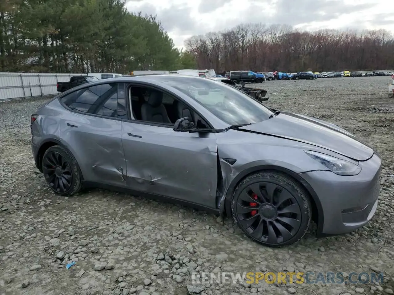 4 fotografías del automóvil dañado 7SAYGDEF1SF304352 TESLA MODEL Y 2025