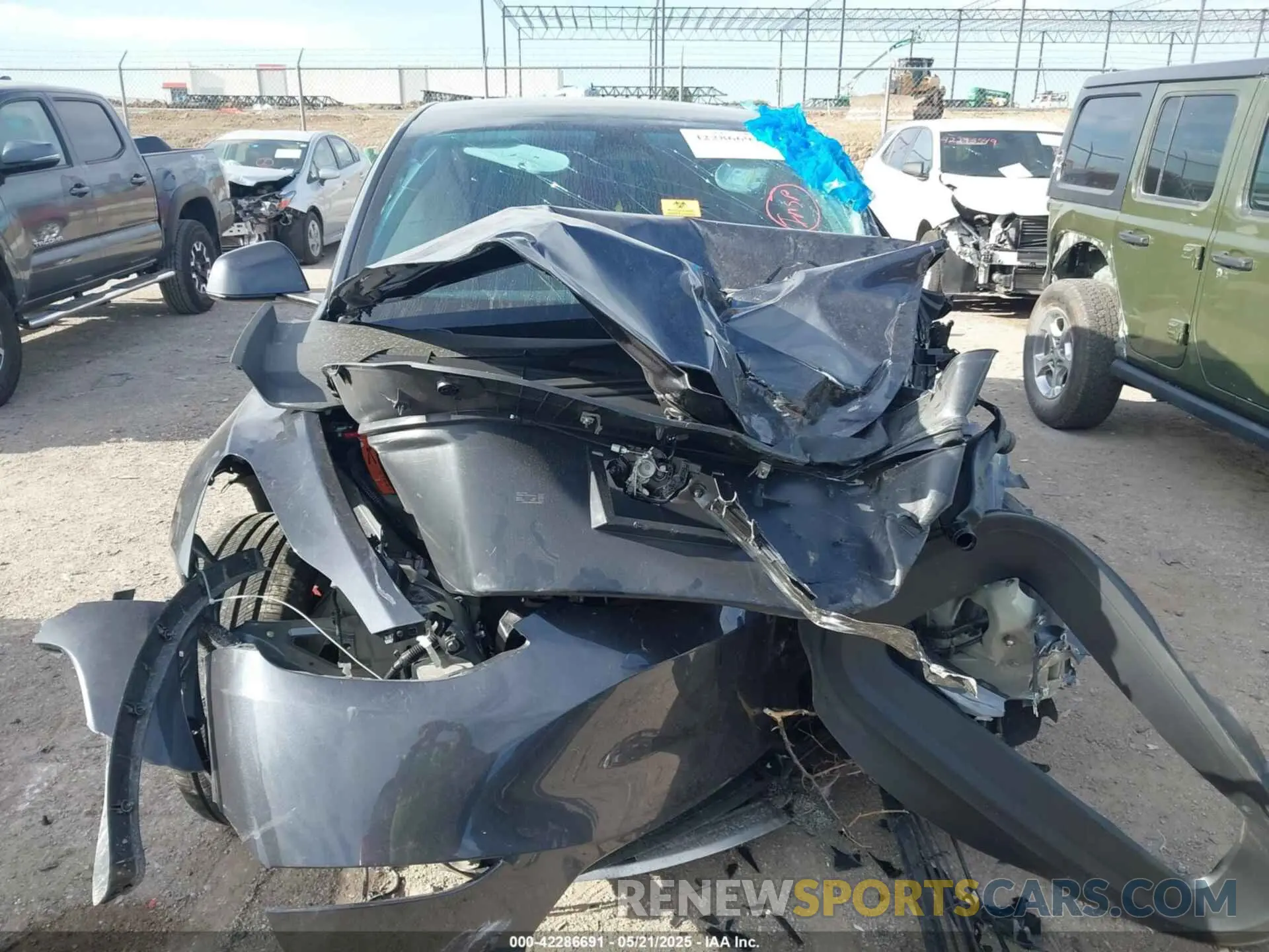 11 fotografías del automóvil dañado 7SAYGDEF2SA366176 TESLA MODEL Y 2025