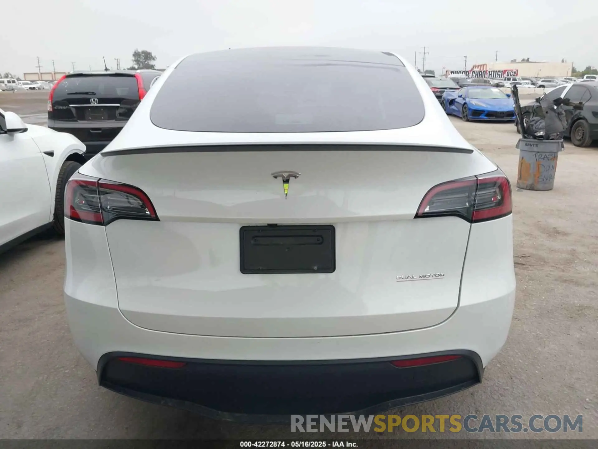 16 fotografías del automóvil dañado 7SAYGDEF3SF245577 TESLA MODEL Y 2025