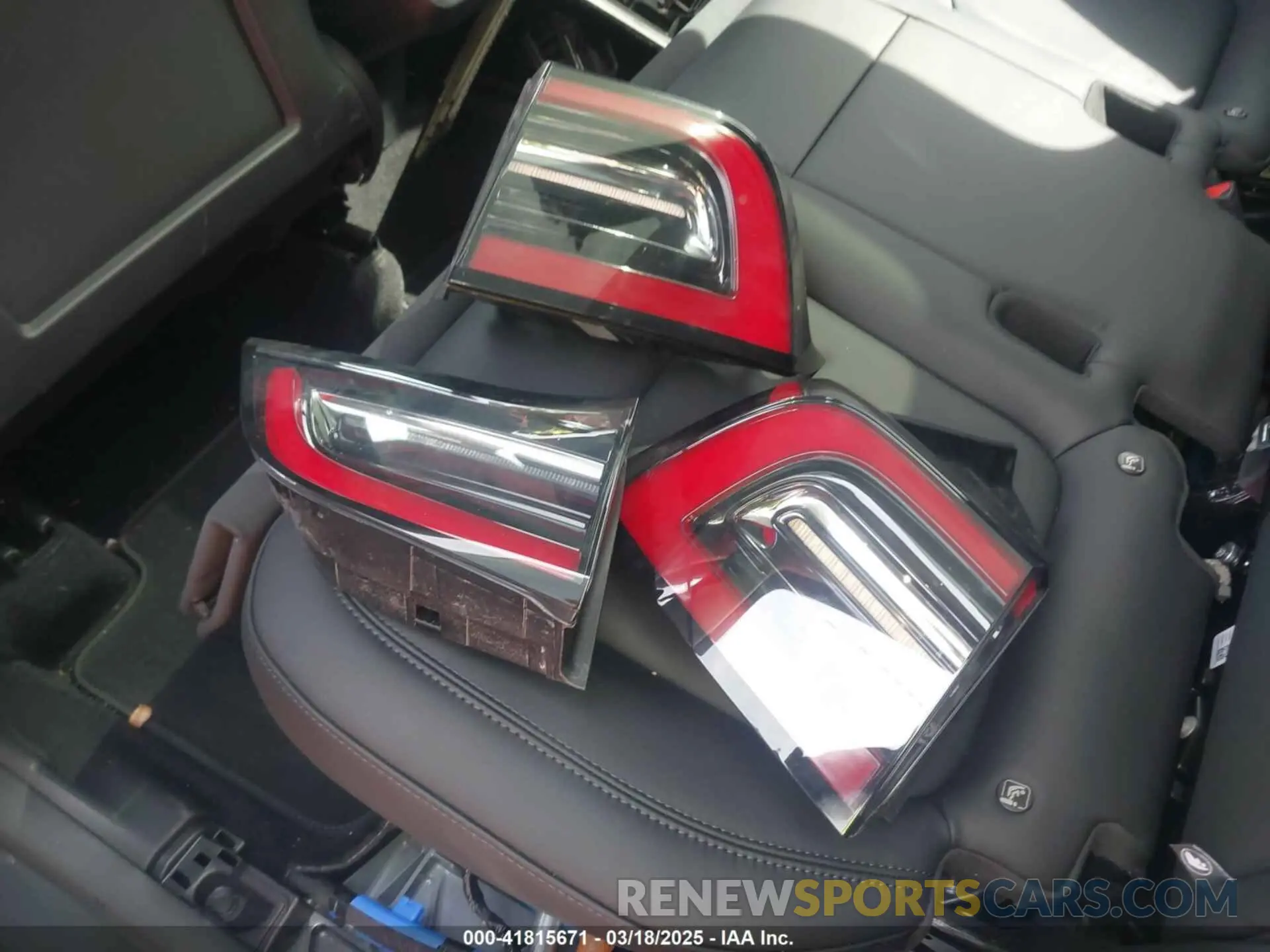 12 fotografías del automóvil dañado 7SAYGDEF4SA344146 TESLA MODEL Y 2025