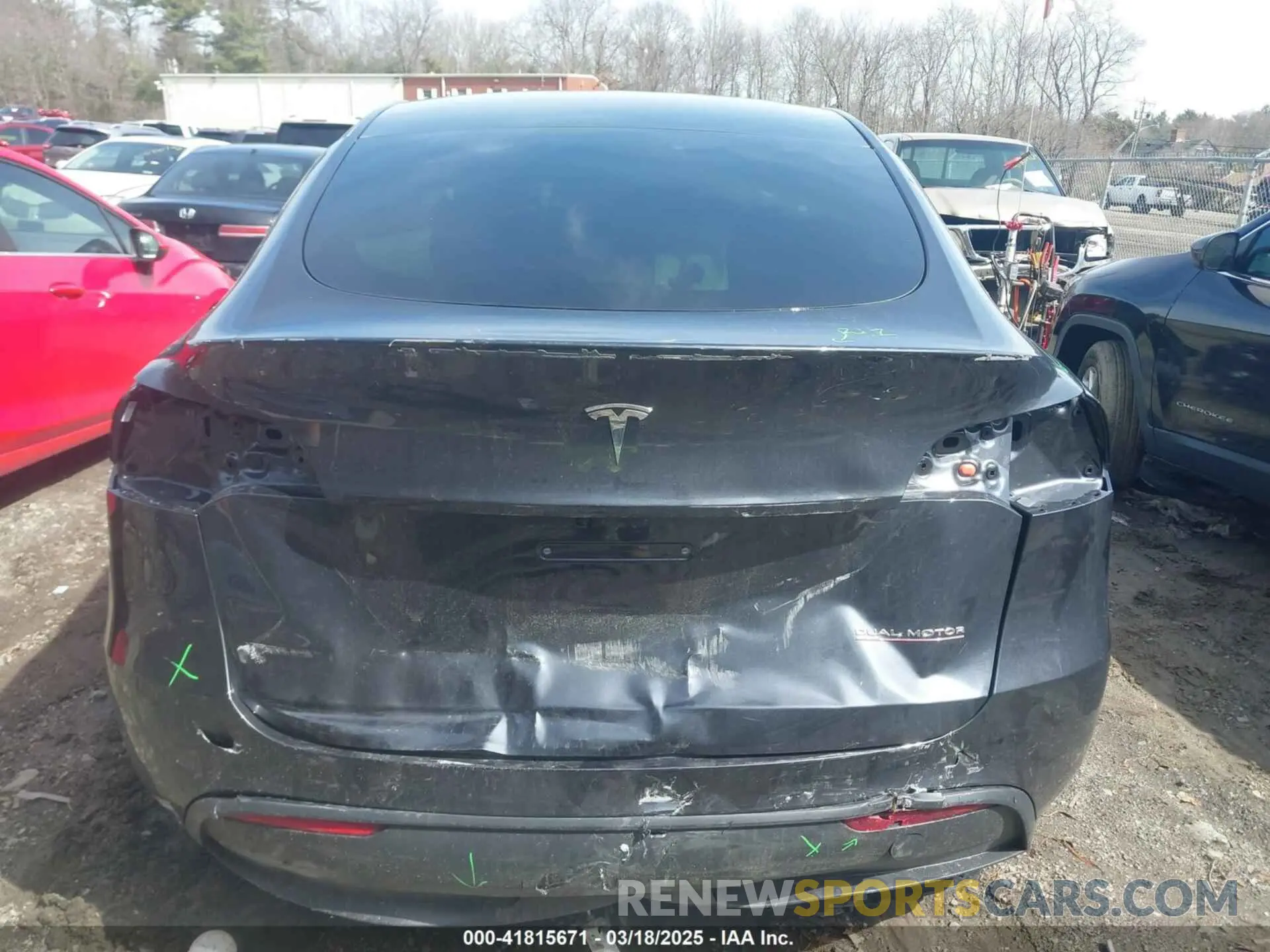 17 fotografías del automóvil dañado 7SAYGDEF4SA344146 TESLA MODEL Y 2025