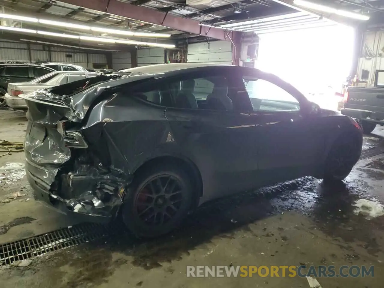 3 fotografías del automóvil dañado 7SAYGDEF4SA346883 TESLA MODEL Y 2025