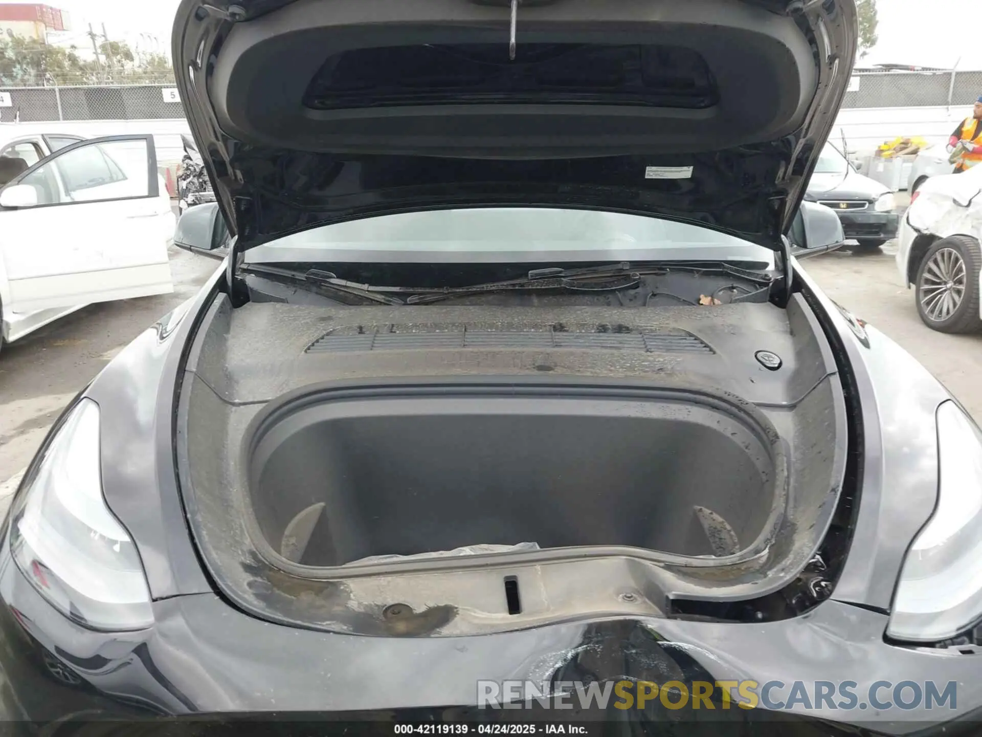 10 fotografías del automóvil dañado 7SAYGDEFXSF231966 TESLA MODEL Y 2025