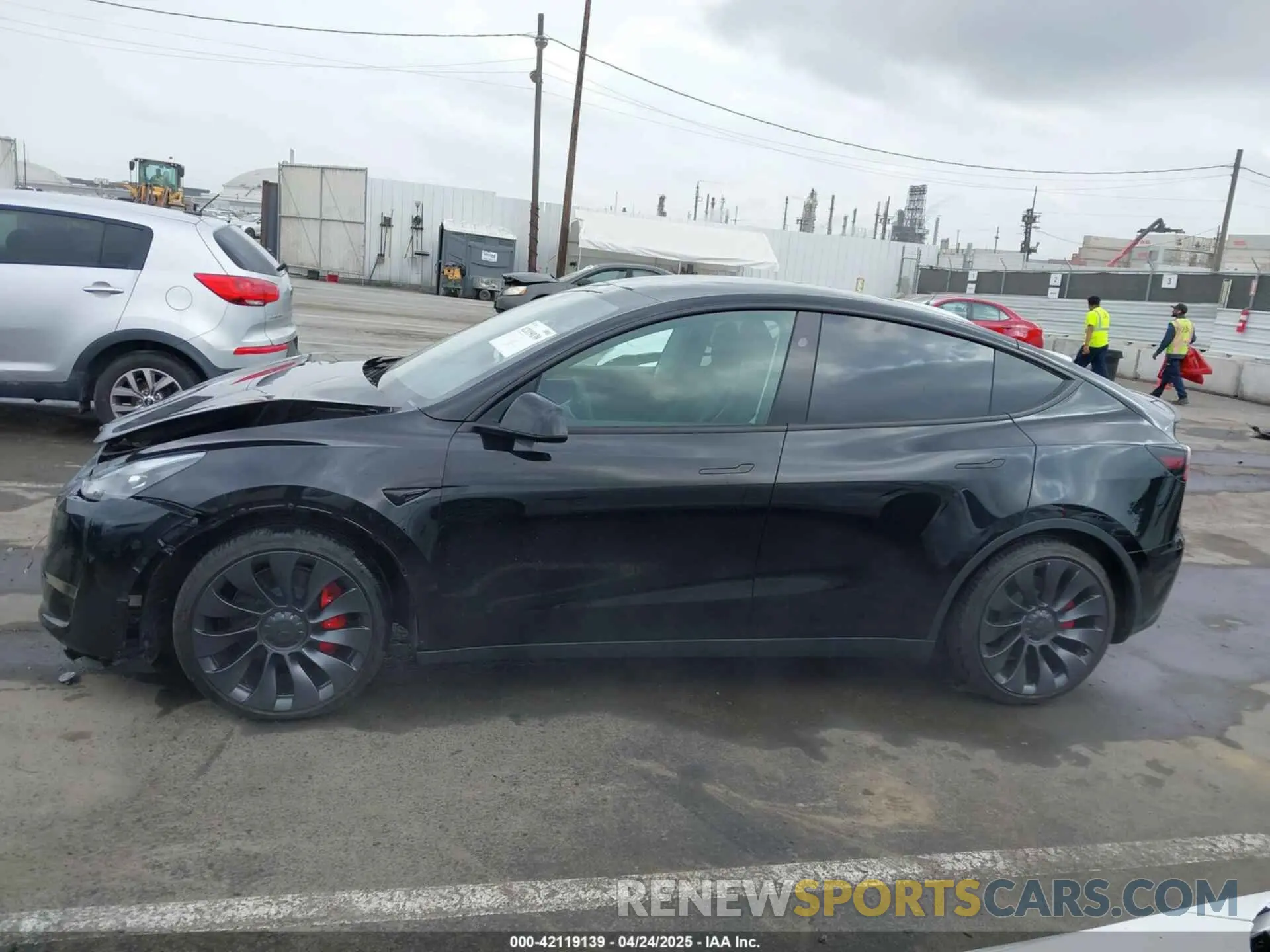 15 fotografías del automóvil dañado 7SAYGDEFXSF231966 TESLA MODEL Y 2025