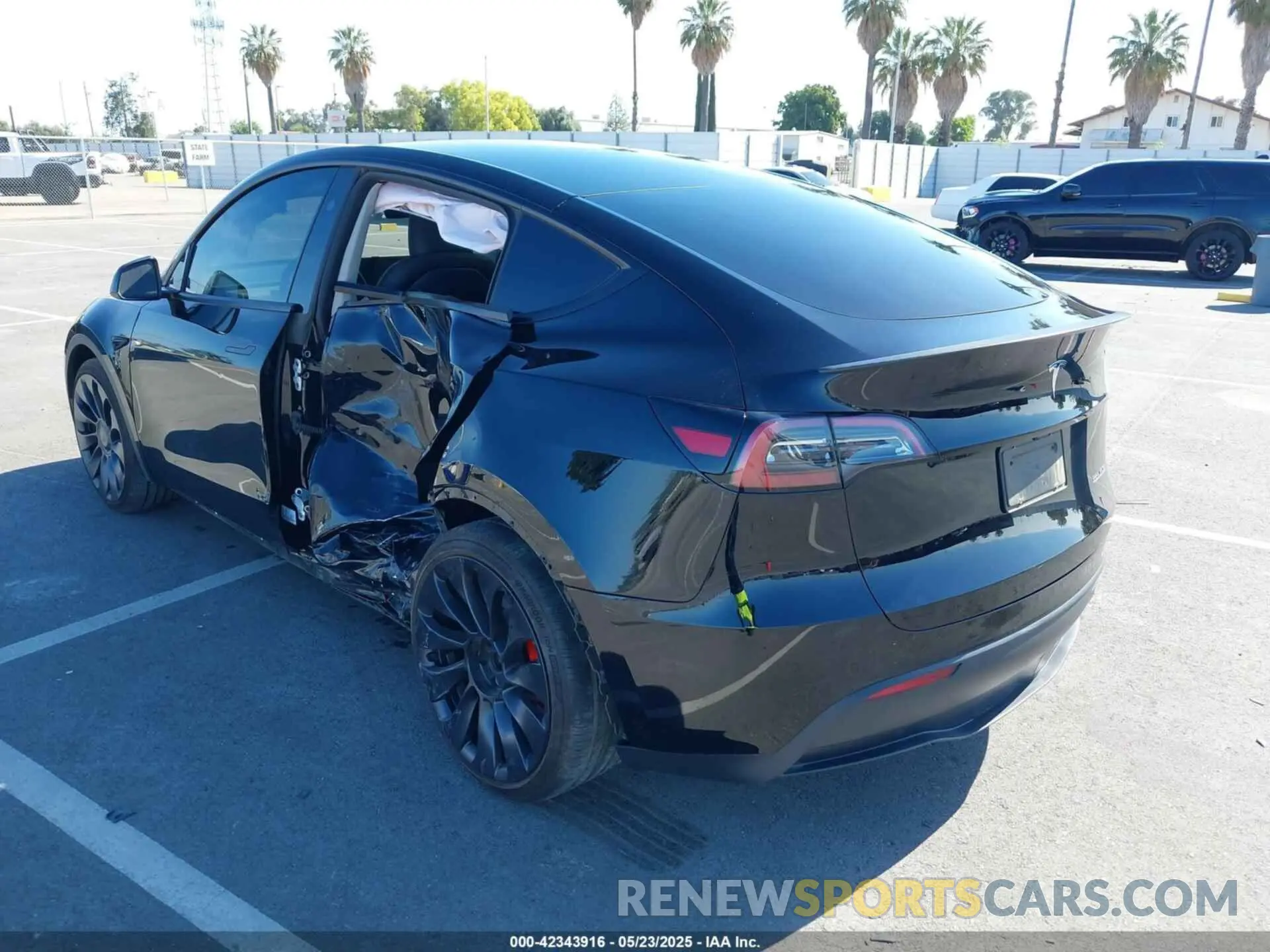 3 fotografías del automóvil dañado 7SAYGDEFXSF261145 TESLA MODEL Y 2025