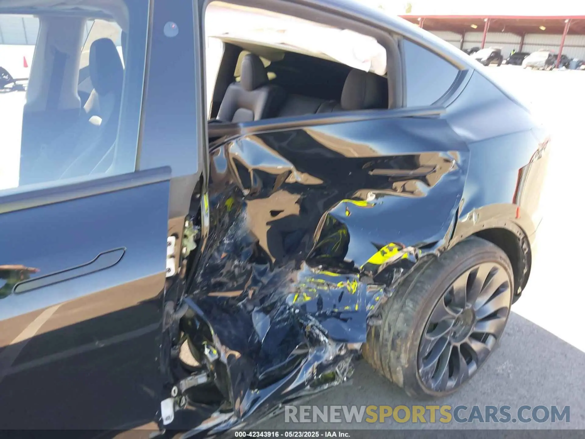 6 fotografías del automóvil dañado 7SAYGDEFXSF261145 TESLA MODEL Y 2025