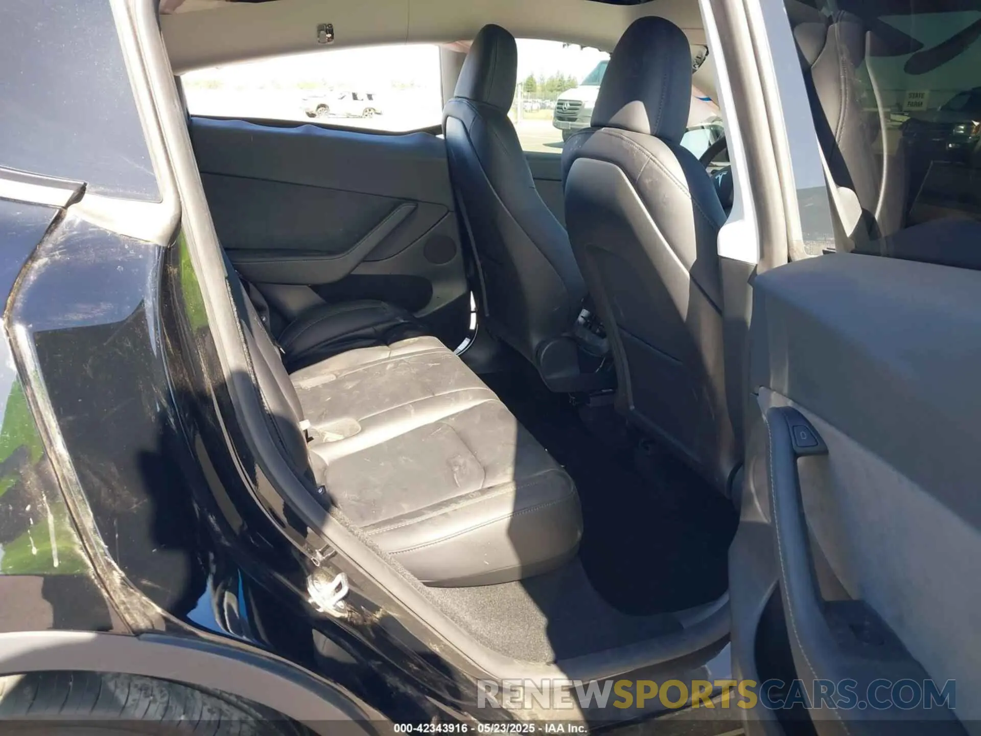 8 fotografías del automóvil dañado 7SAYGDEFXSF261145 TESLA MODEL Y 2025