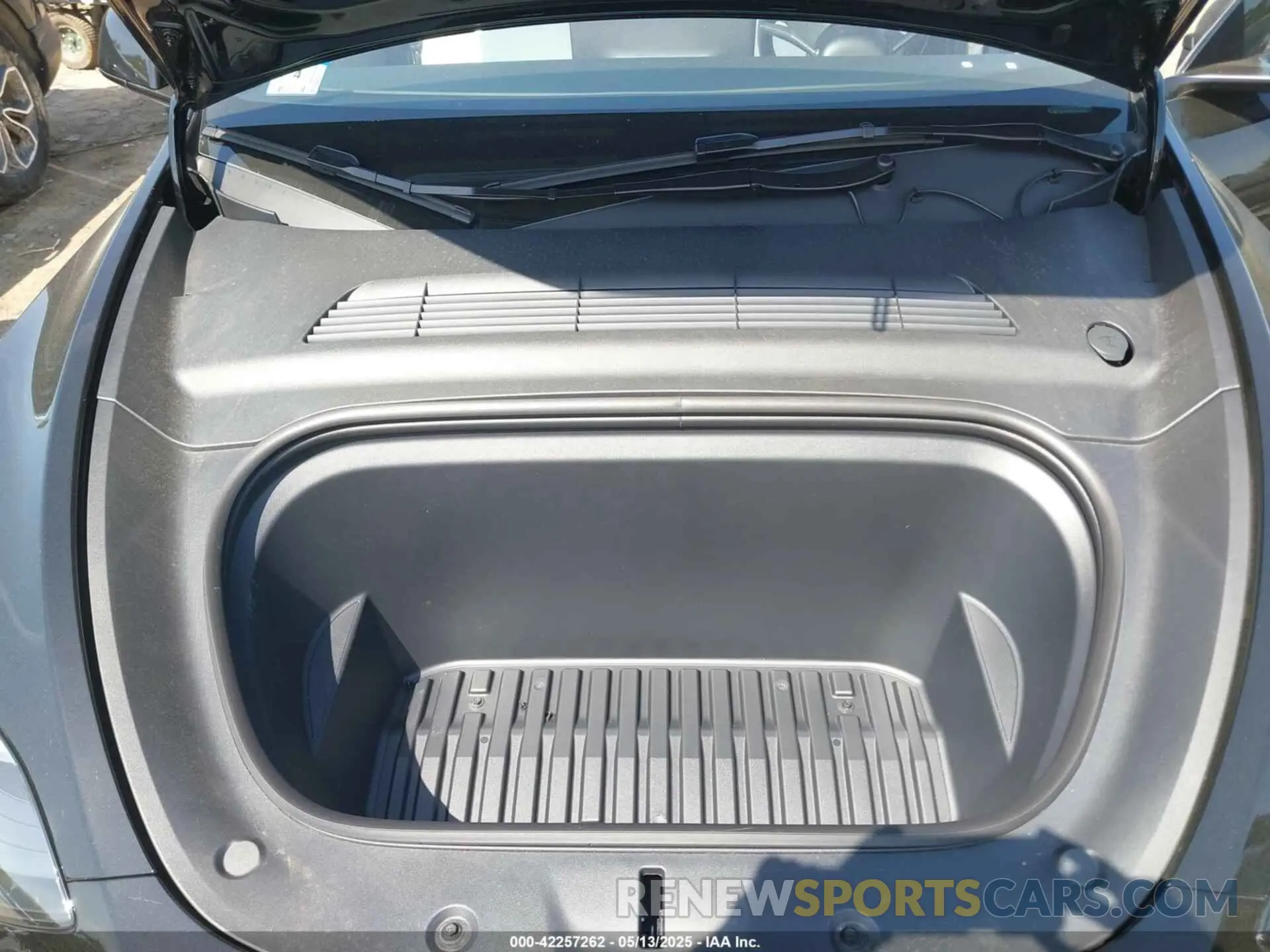 10 fotografías del automóvil dañado 7SAYGDEFXSF309548 TESLA MODEL Y 2025
