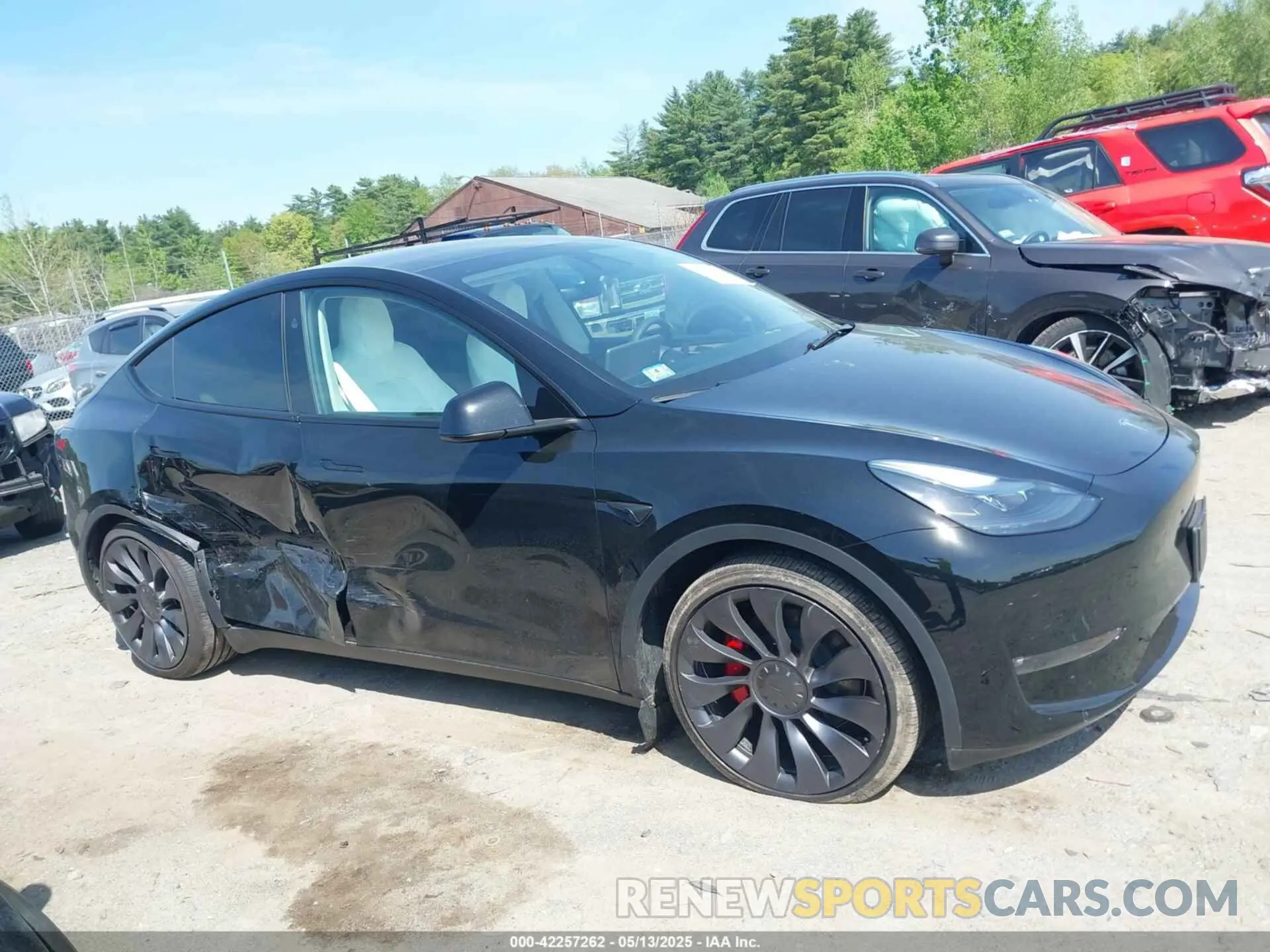 13 fotografías del automóvil dañado 7SAYGDEFXSF309548 TESLA MODEL Y 2025