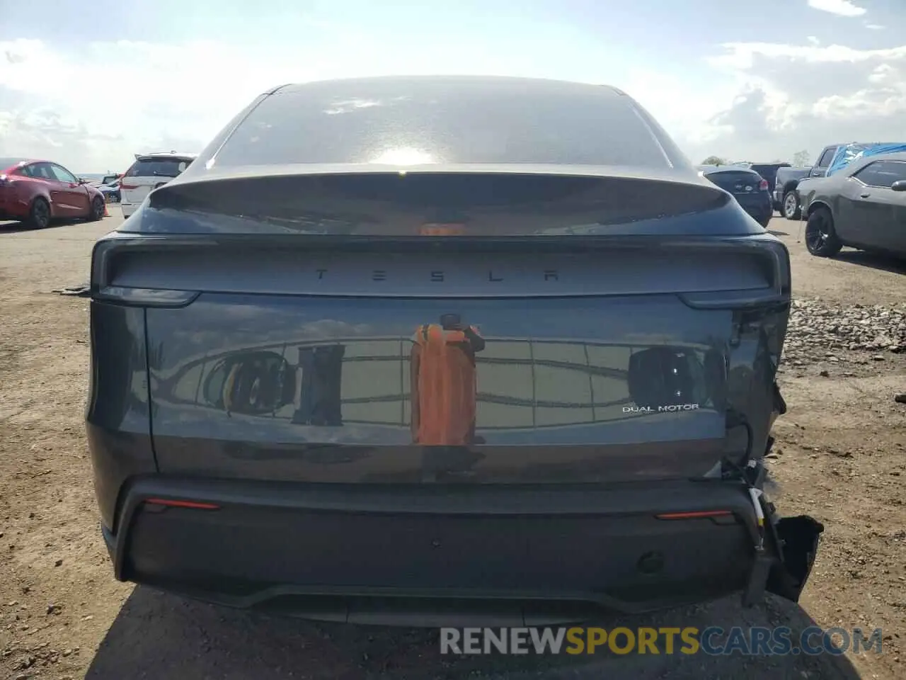 6 fotografías del automóvil dañado 7SAYGDEEXTA388578 TESLA MODEL Y 2026