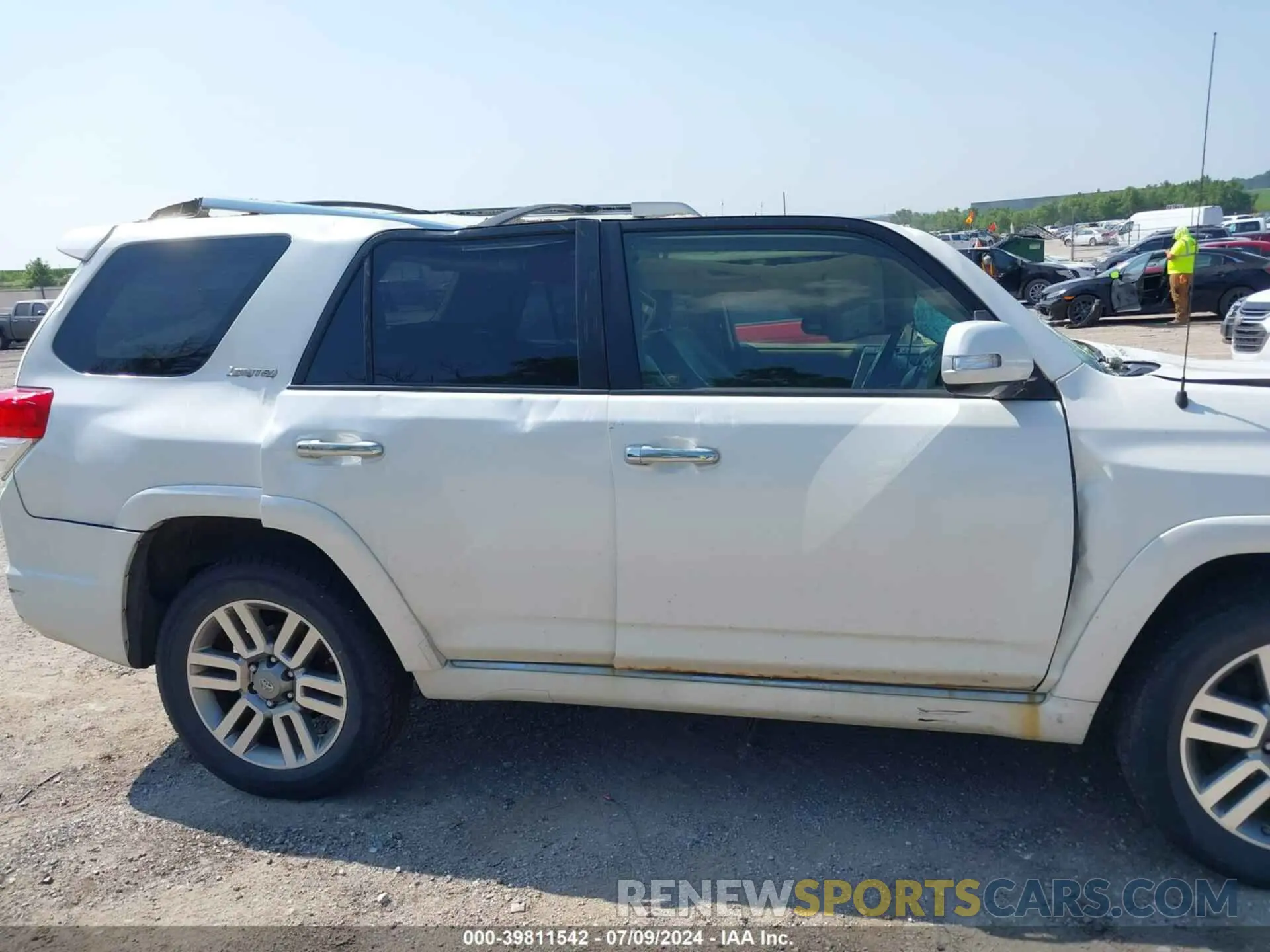 13 fotografías del automóvil dañado JTEBU5JR0D5115273 TOYOTA 4RUNNER 2013