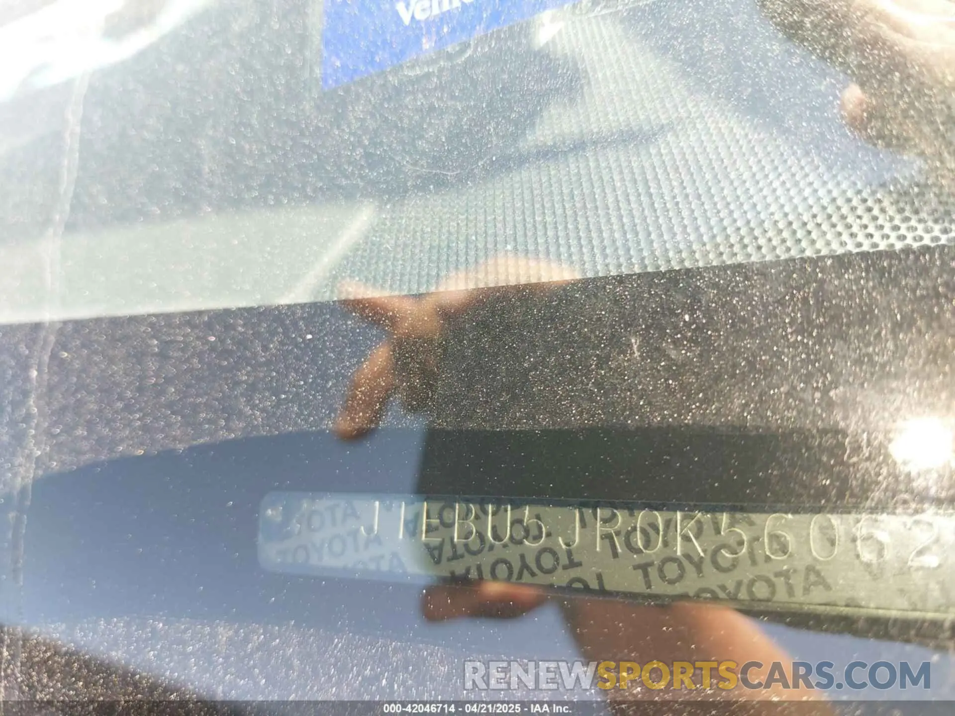 18 fotografías del automóvil dañado JTEBU5JR0K5606293 TOYOTA 4RUNNER 2019