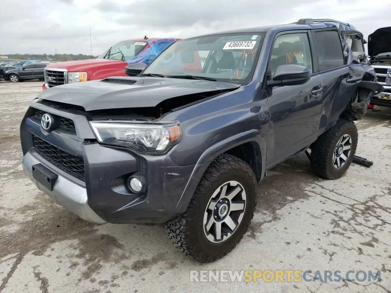 2 fotografías del automóvil dañado JTEBU5JR0K5650181 TOYOTA 4RUNNER 2019