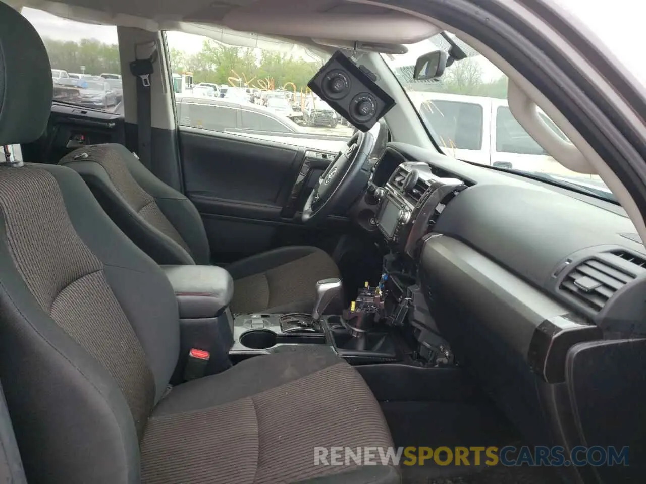5 fotografías del automóvil dañado JTEBU5JR0K5650181 TOYOTA 4RUNNER 2019