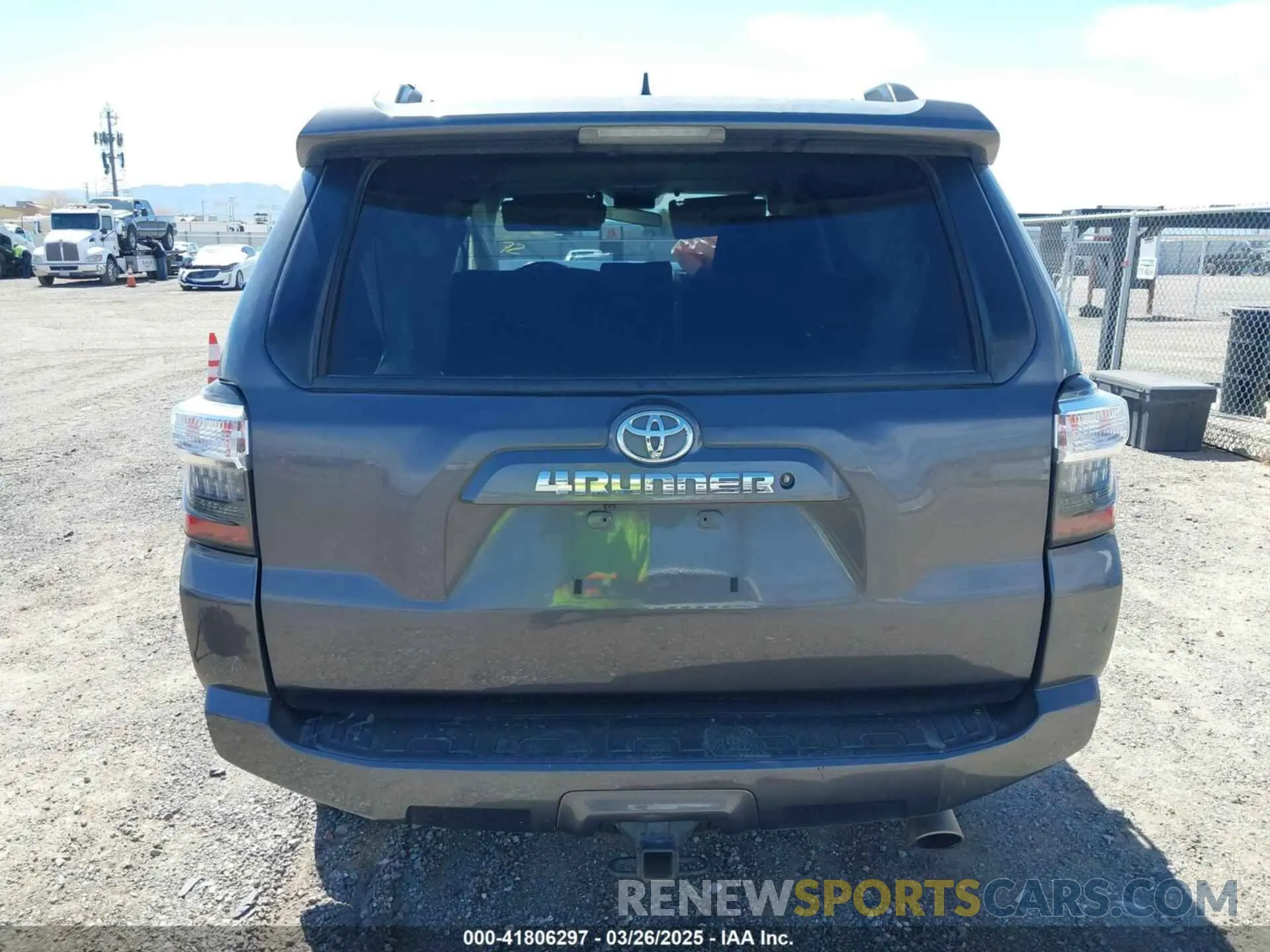 16 fotografías del automóvil dañado JTEBU5JR0K5655526 TOYOTA 4RUNNER 2019