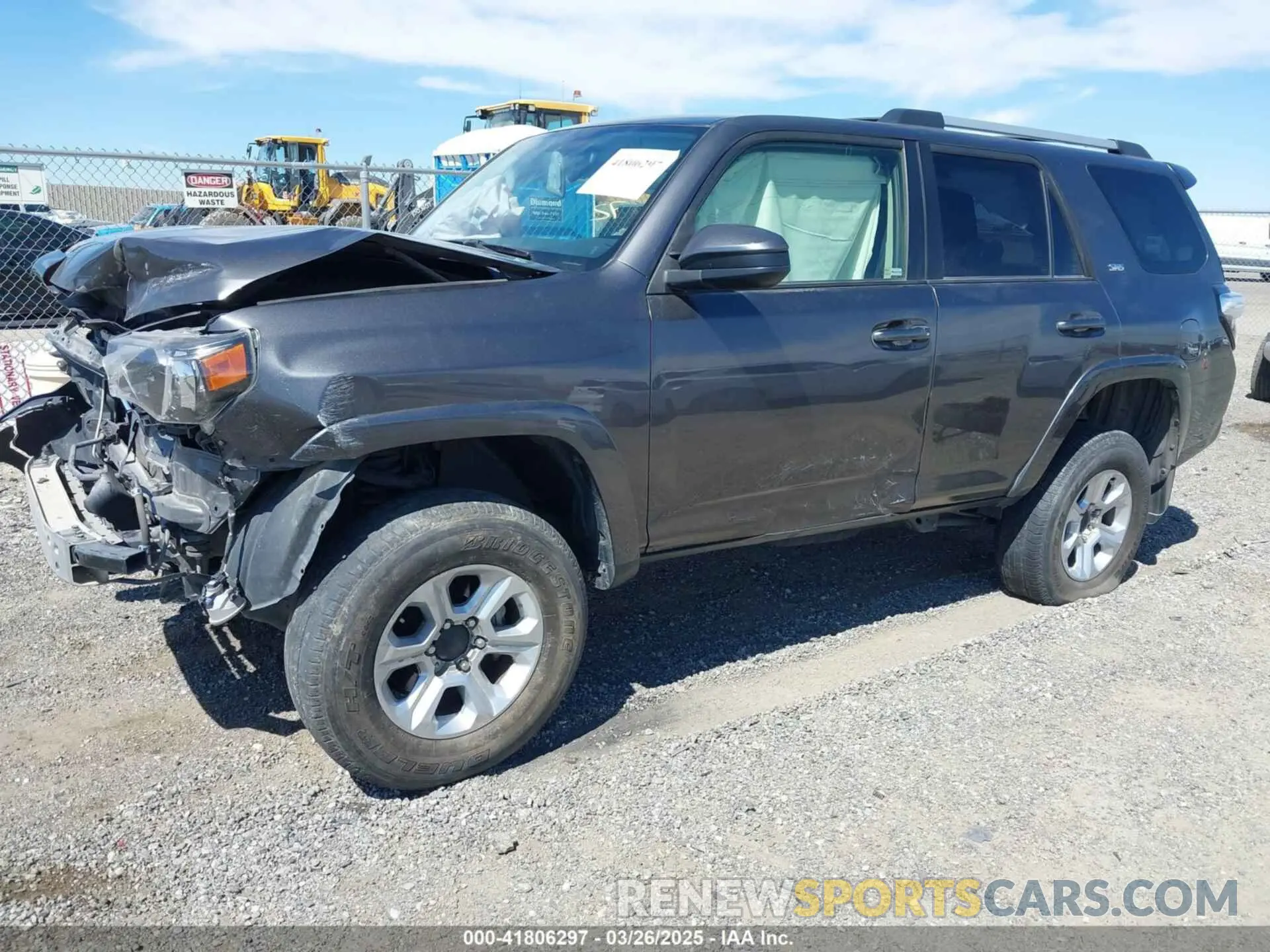 2 fotografías del automóvil dañado JTEBU5JR0K5655526 TOYOTA 4RUNNER 2019
