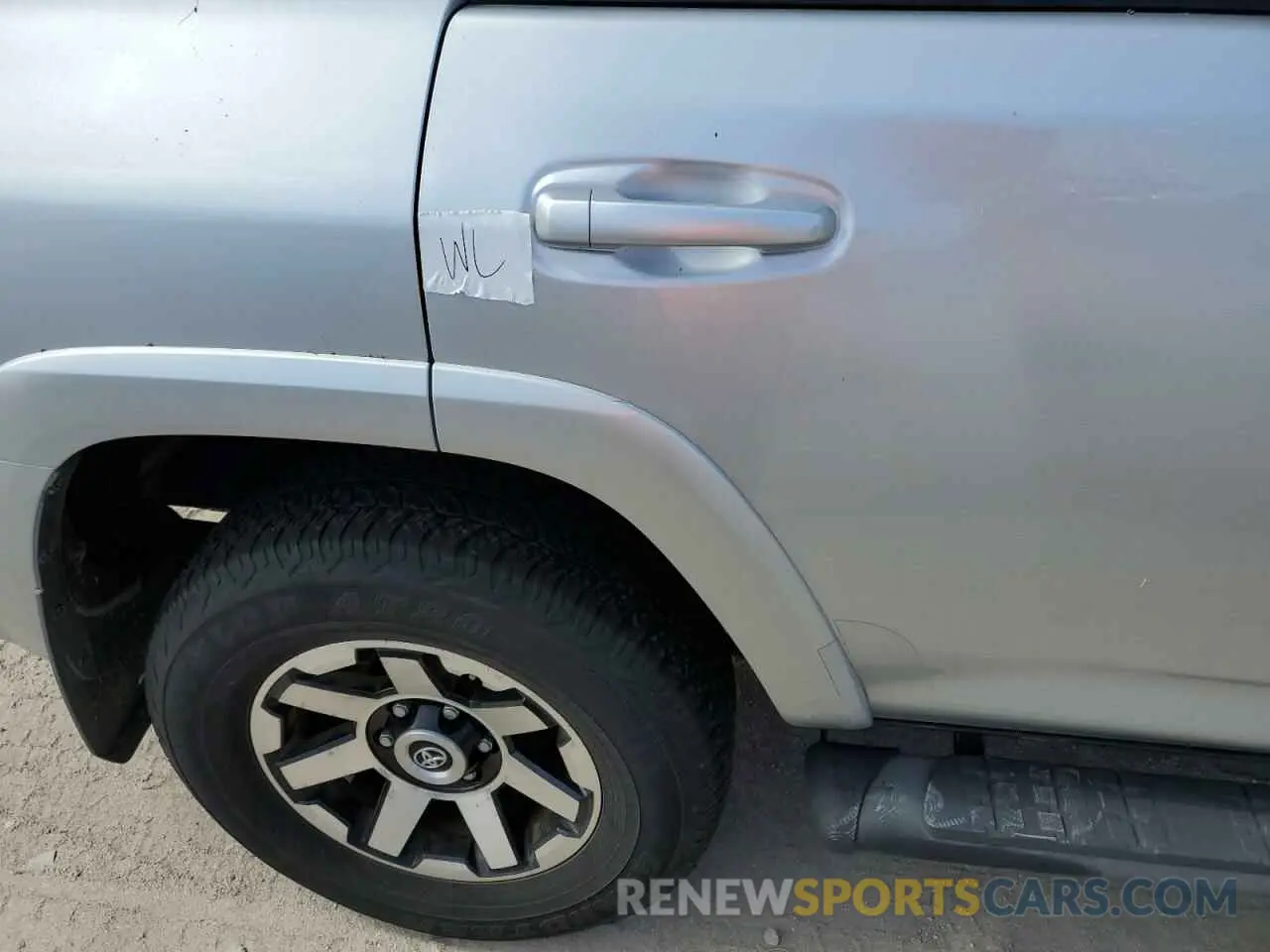 13 fotografías del automóvil dañado JTEBU5JR0K5688218 TOYOTA 4RUNNER 2019