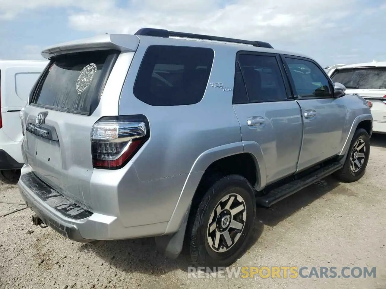 3 fotografías del automóvil dañado JTEBU5JR0K5688218 TOYOTA 4RUNNER 2019