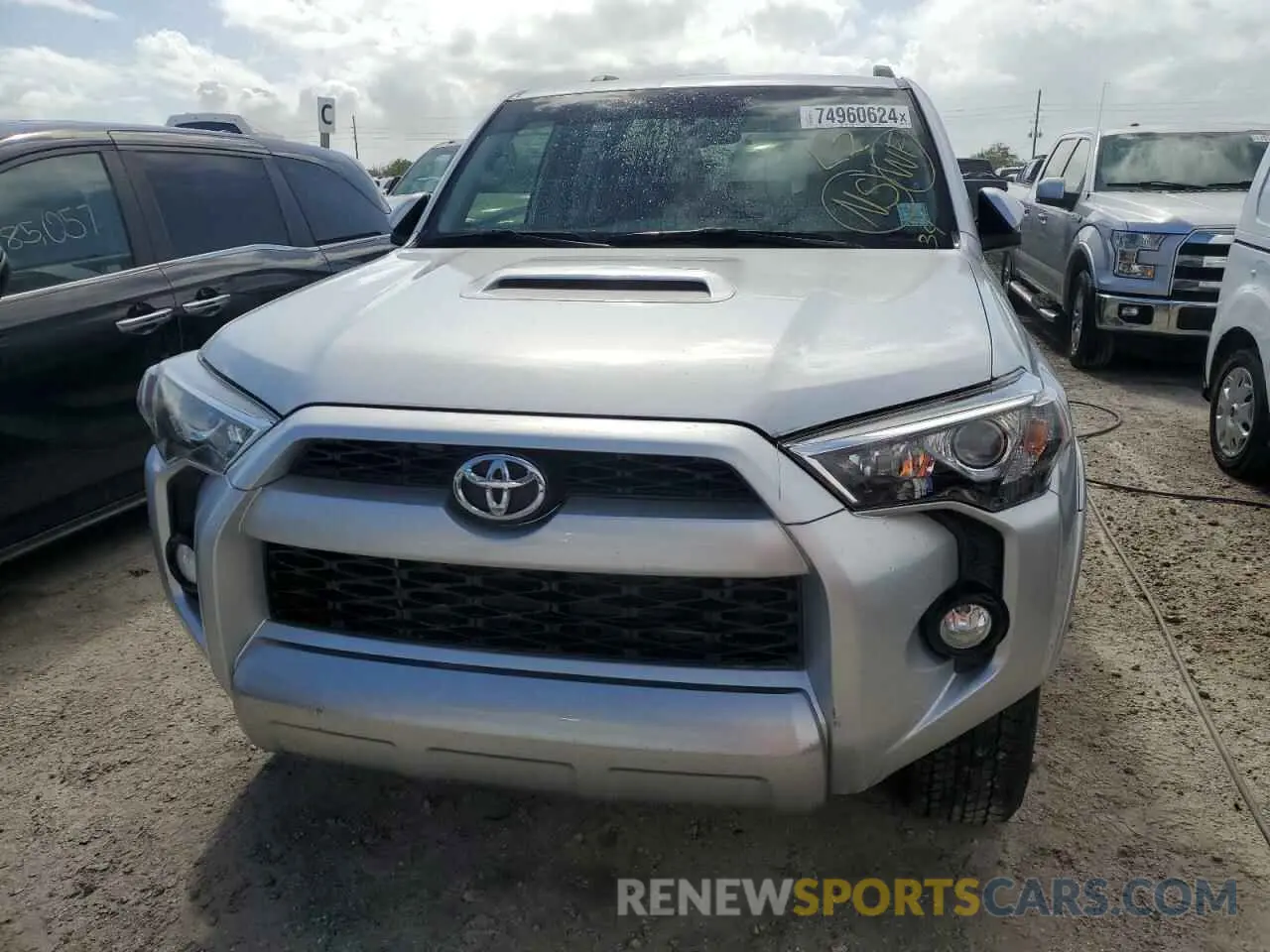 5 fotografías del automóvil dañado JTEBU5JR0K5688218 TOYOTA 4RUNNER 2019