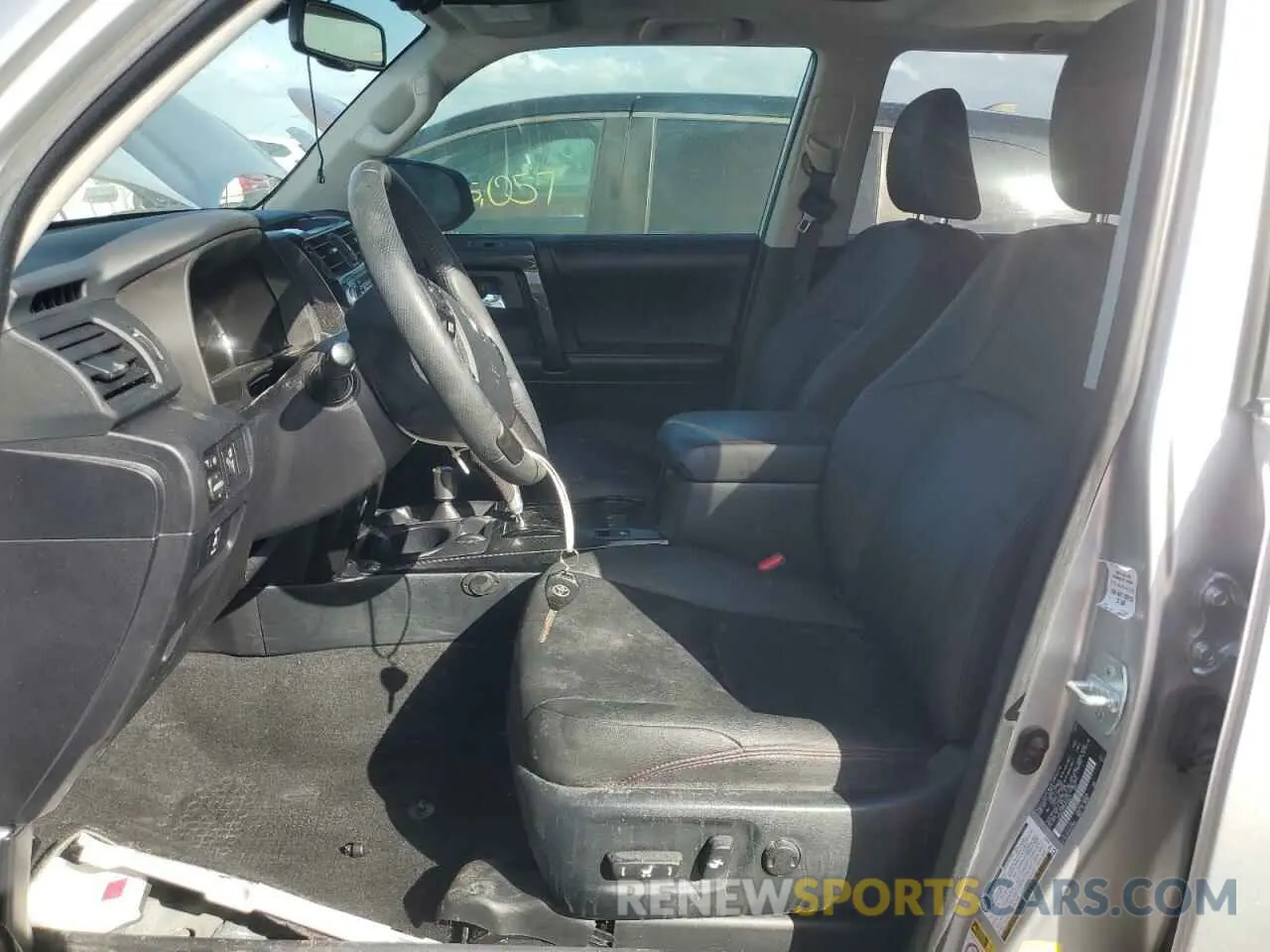 7 fotografías del automóvil dañado JTEBU5JR0K5688218 TOYOTA 4RUNNER 2019