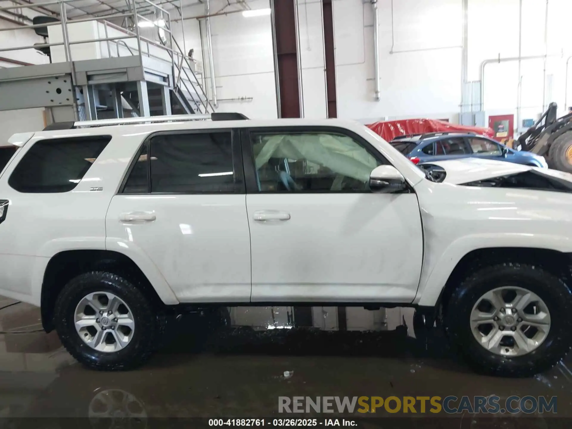 13 fotografías del automóvil dañado JTEBU5JR0K5693273 TOYOTA 4RUNNER 2019