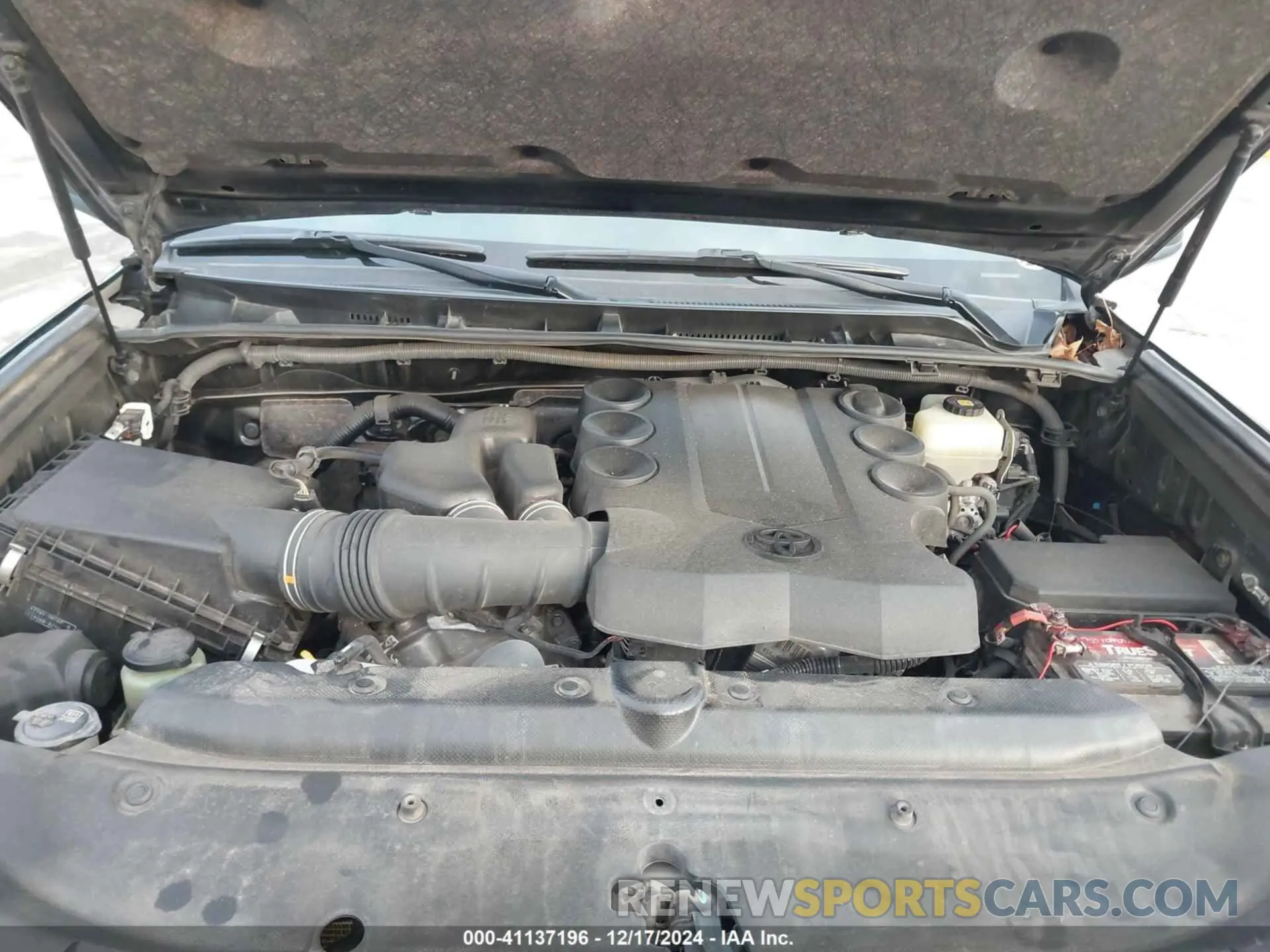 10 fotografías del automóvil dañado JTEBU5JR0K5693581 TOYOTA 4RUNNER 2019