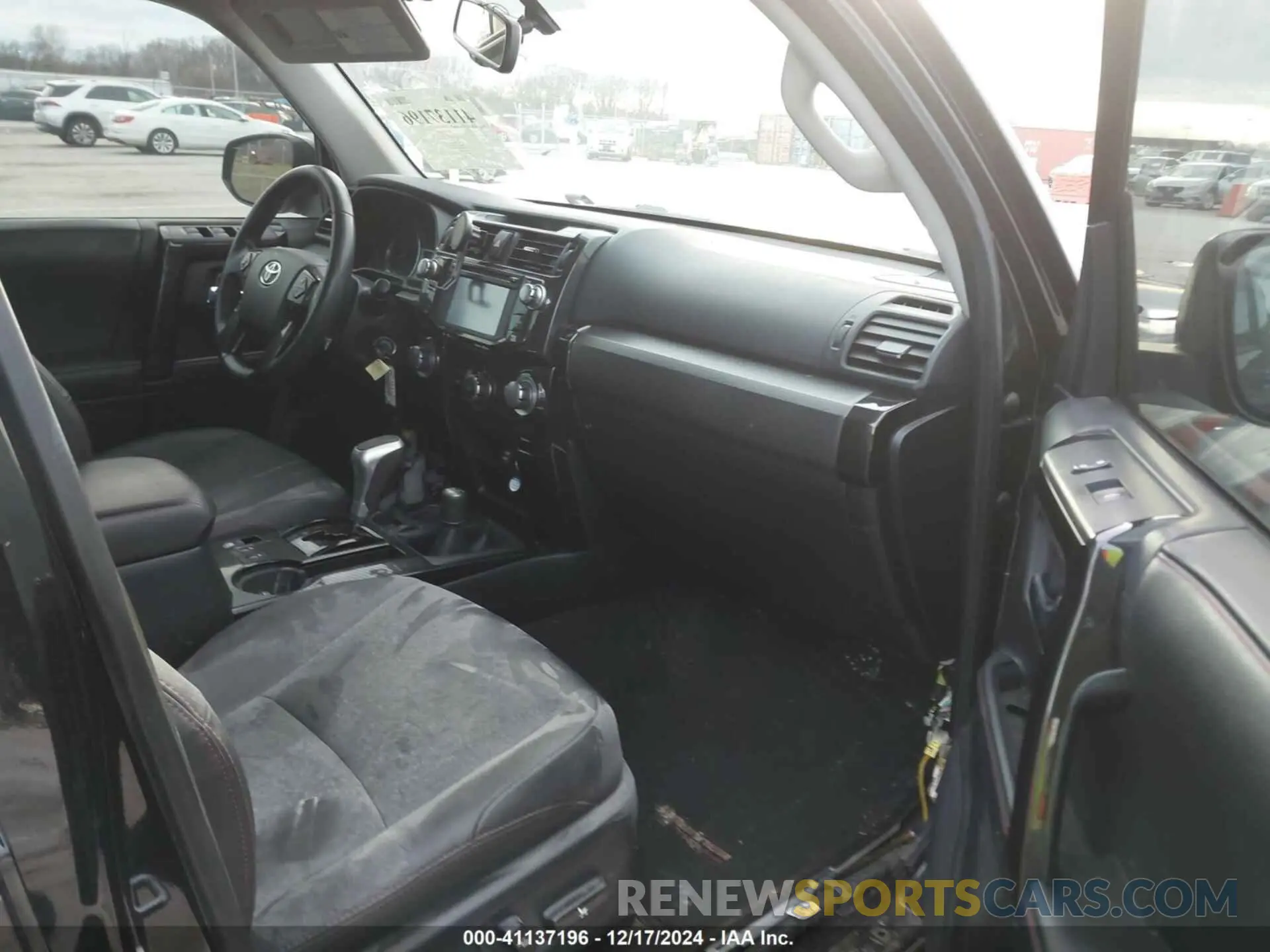 5 fotografías del automóvil dañado JTEBU5JR0K5693581 TOYOTA 4RUNNER 2019