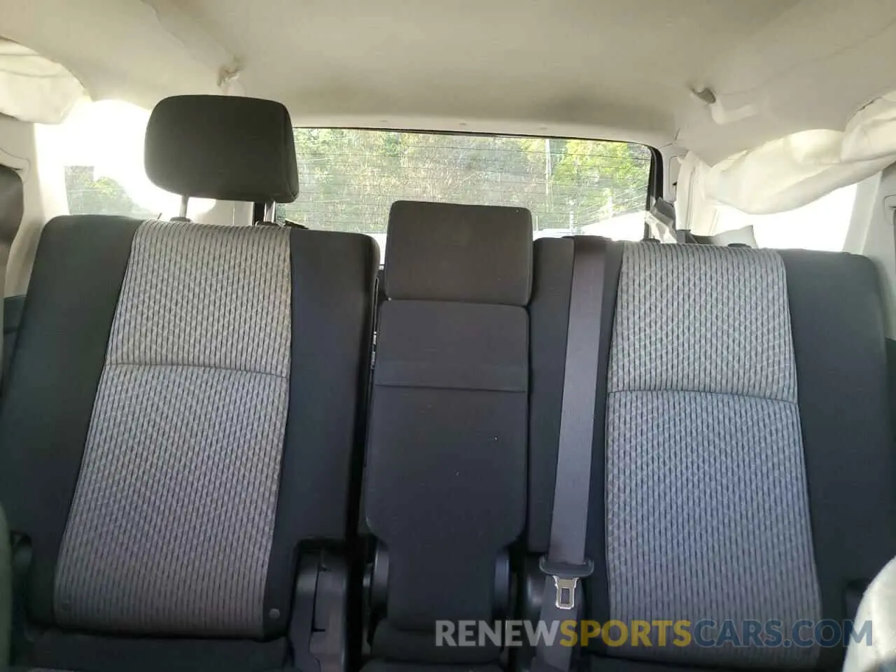 10 fotografías del automóvil dañado JTEBU5JR1K5615178 TOYOTA 4RUNNER 2019