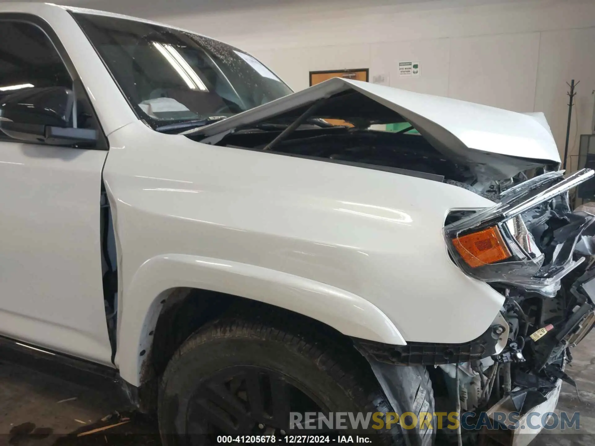 18 fotografías del automóvil dañado JTEBU5JR1K5678488 TOYOTA 4RUNNER 2019