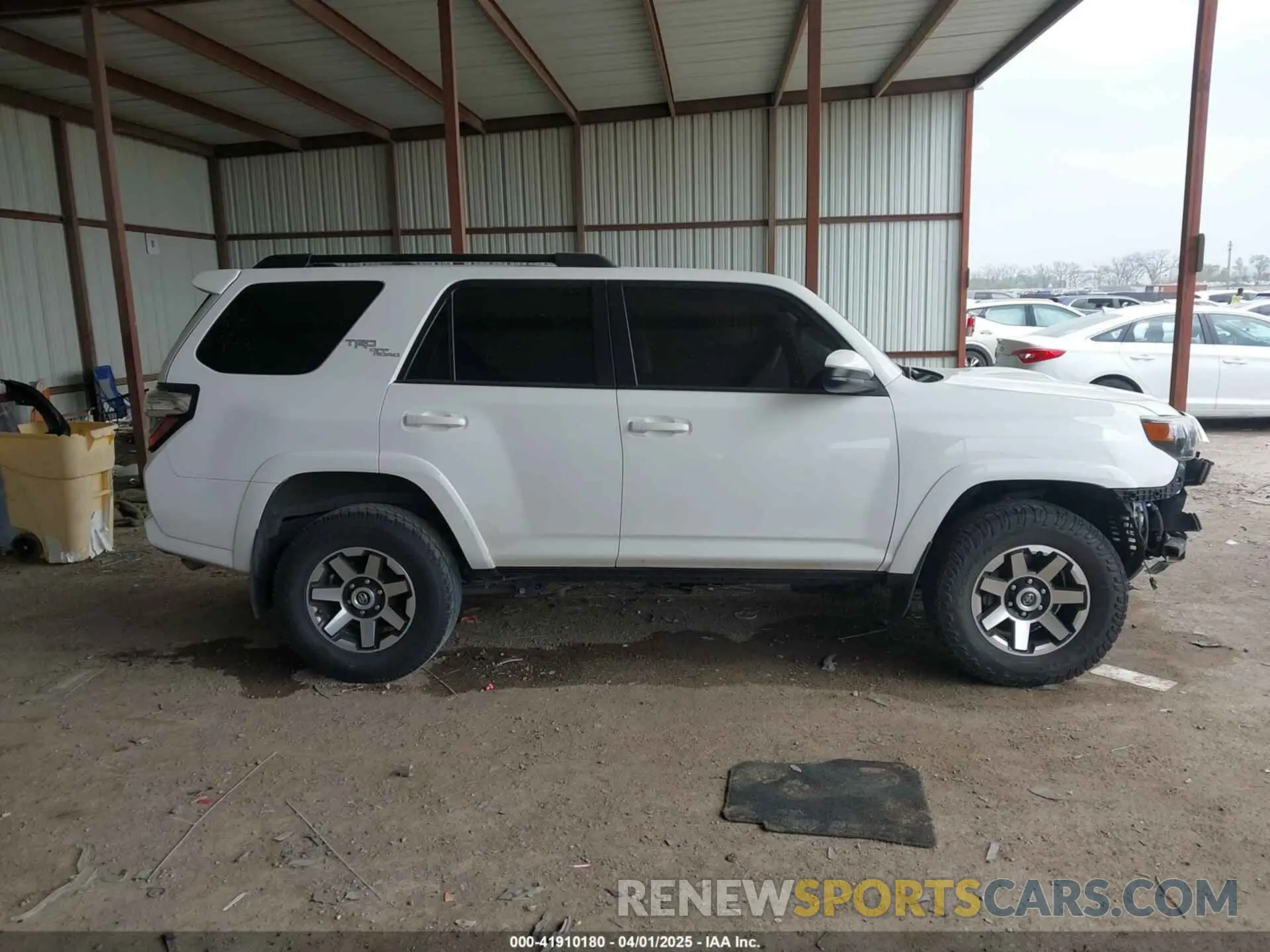 13 fotografías del automóvil dañado JTEBU5JR1K5712476 TOYOTA 4RUNNER 2019