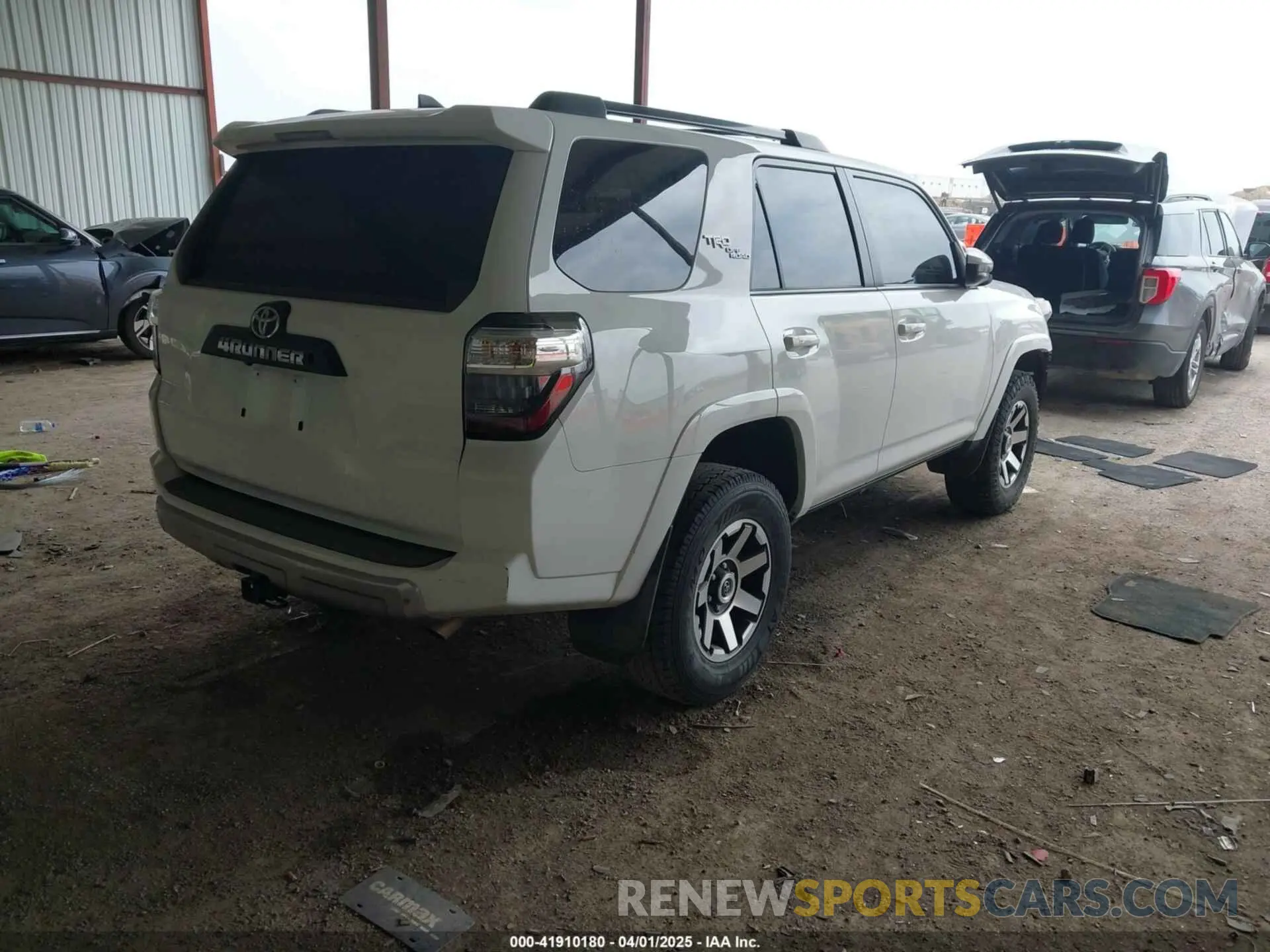 4 fotografías del automóvil dañado JTEBU5JR1K5712476 TOYOTA 4RUNNER 2019