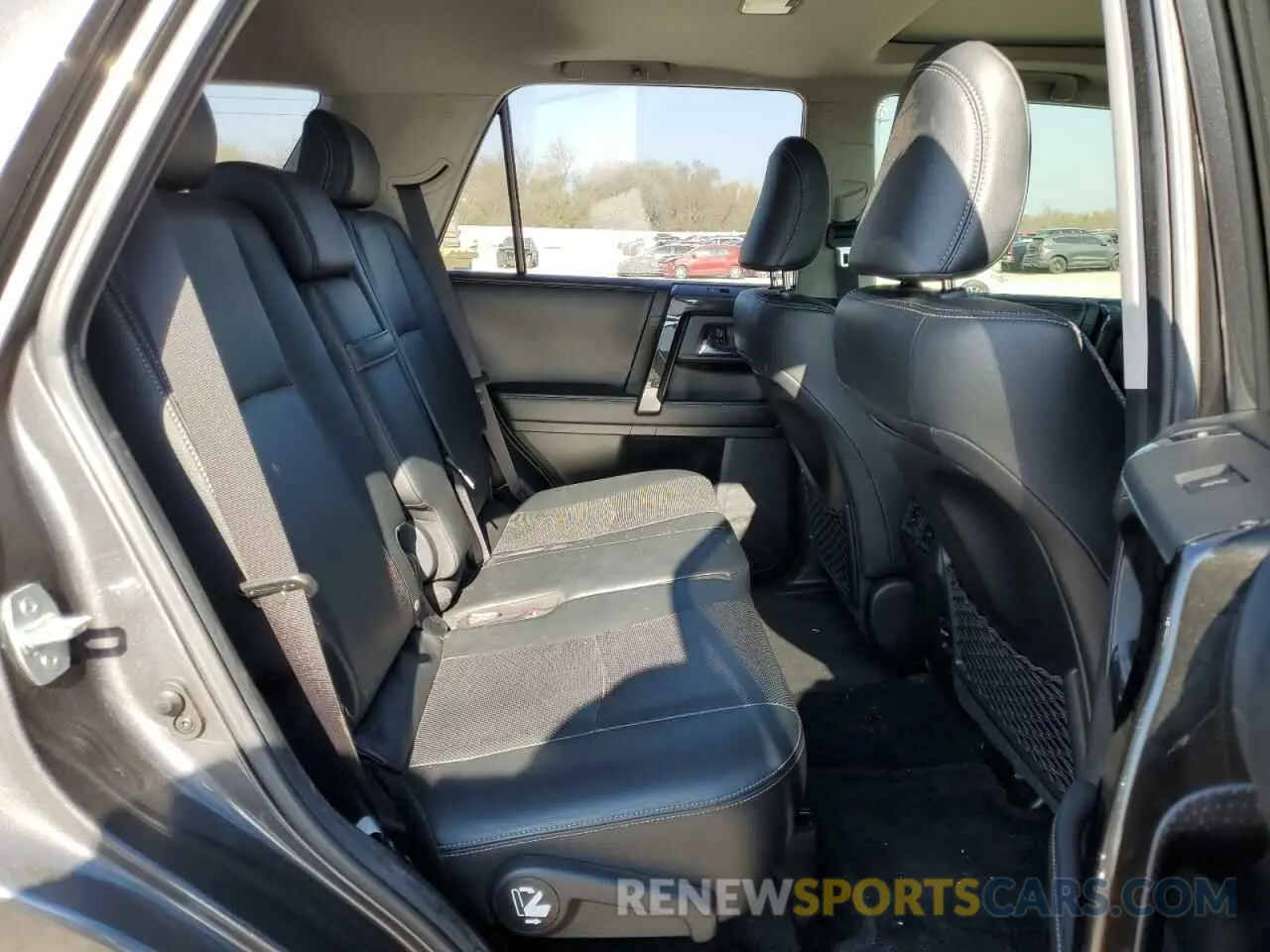11 fotografías del automóvil dañado JTEBU5JR2K5611284 TOYOTA 4RUNNER 2019