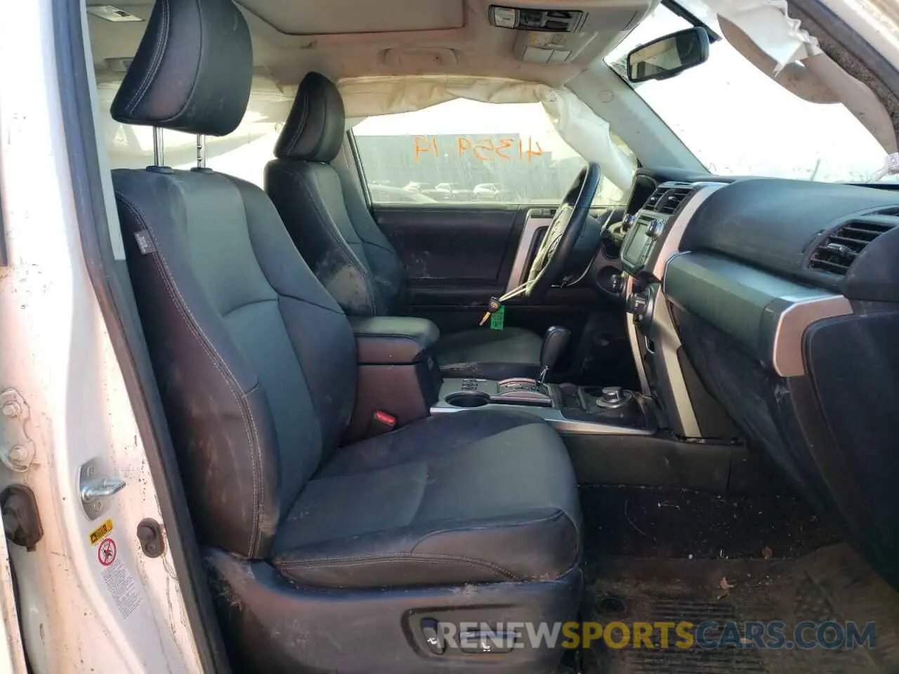 5 fotografías del automóvil dañado JTEBU5JR2K5628618 TOYOTA 4RUNNER 2019