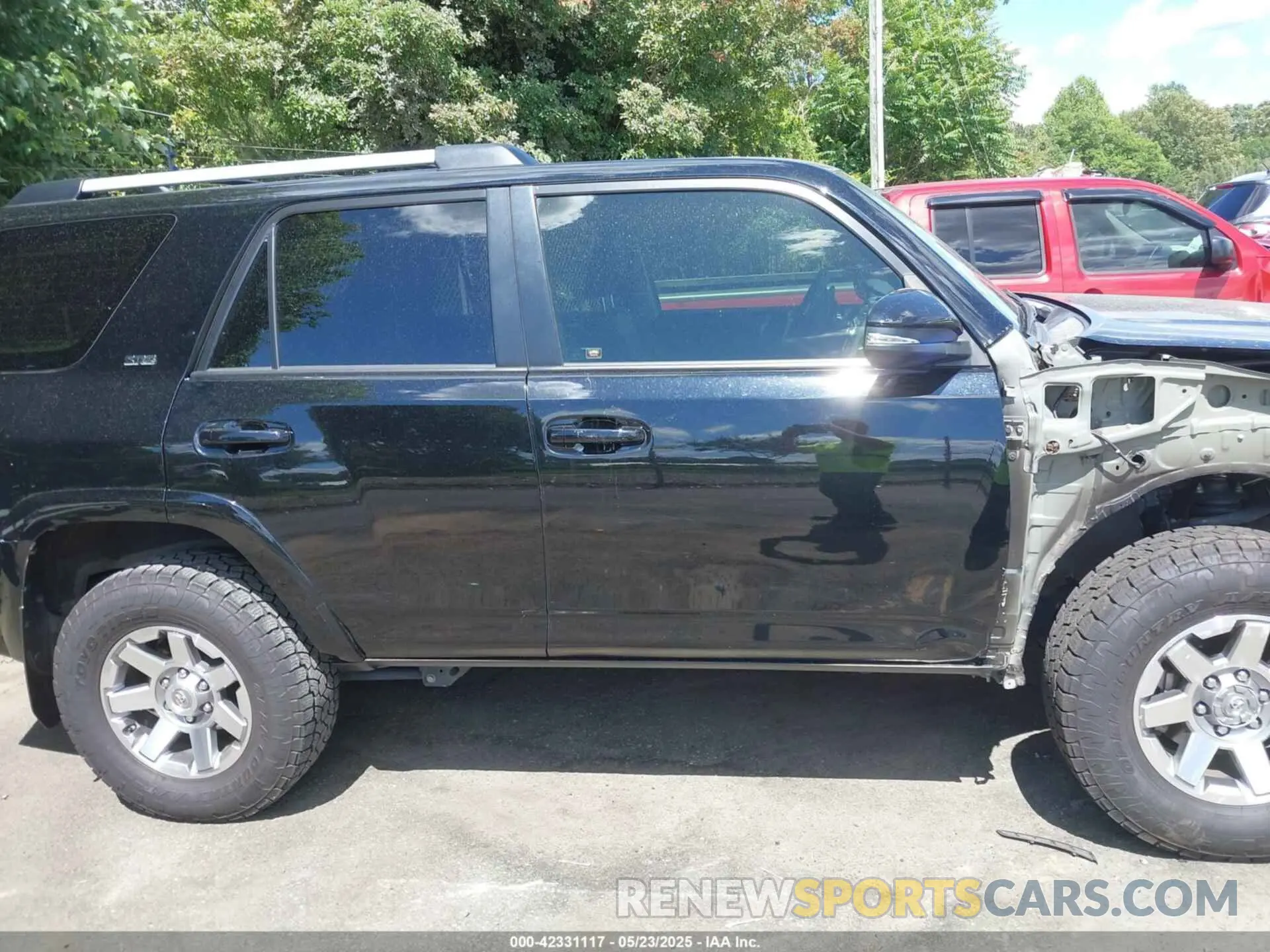 13 fotografías del automóvil dañado JTEBU5JR2K5655866 TOYOTA 4RUNNER 2019